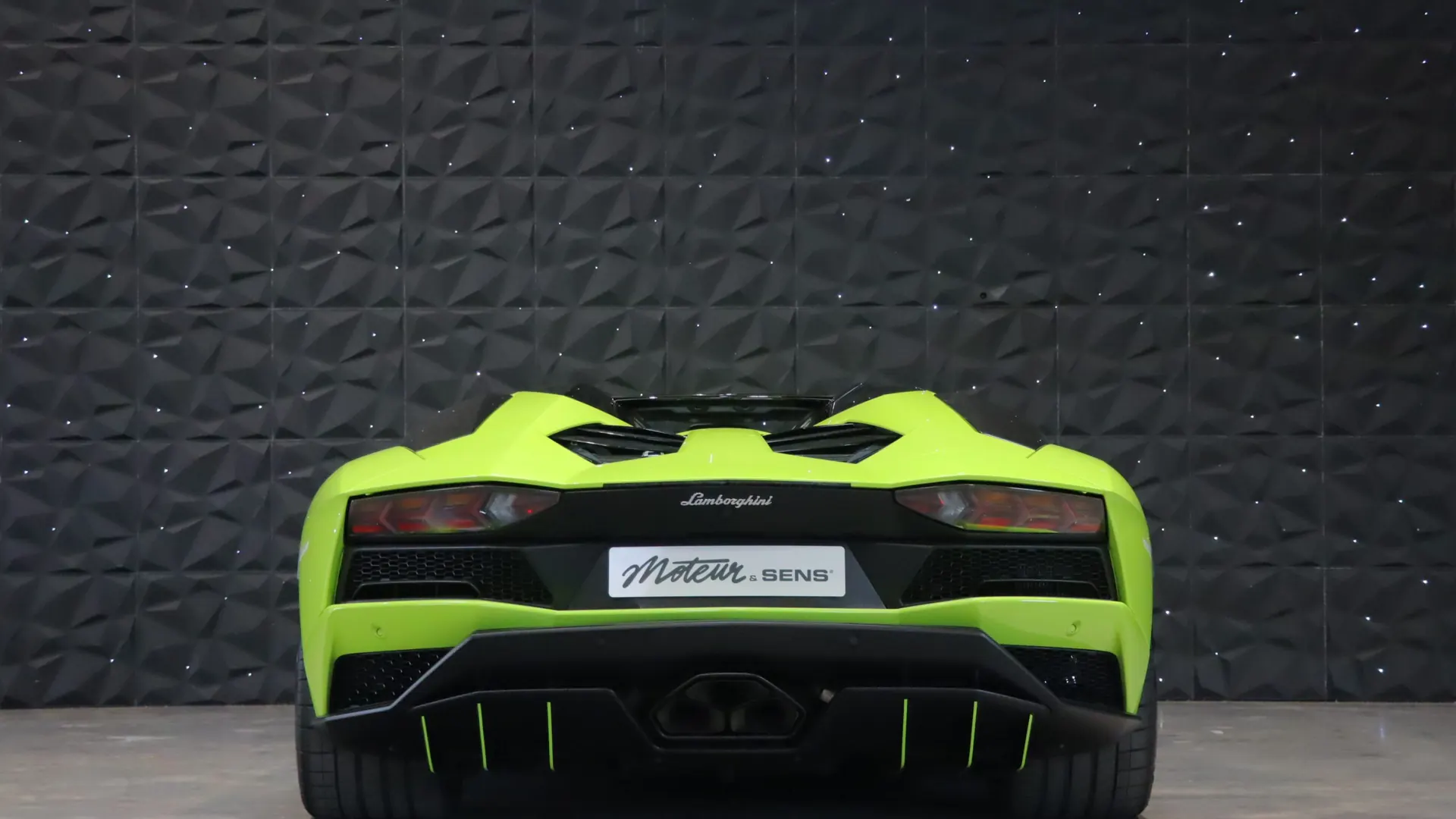 Lamborghini AVENTADOR — photo 4