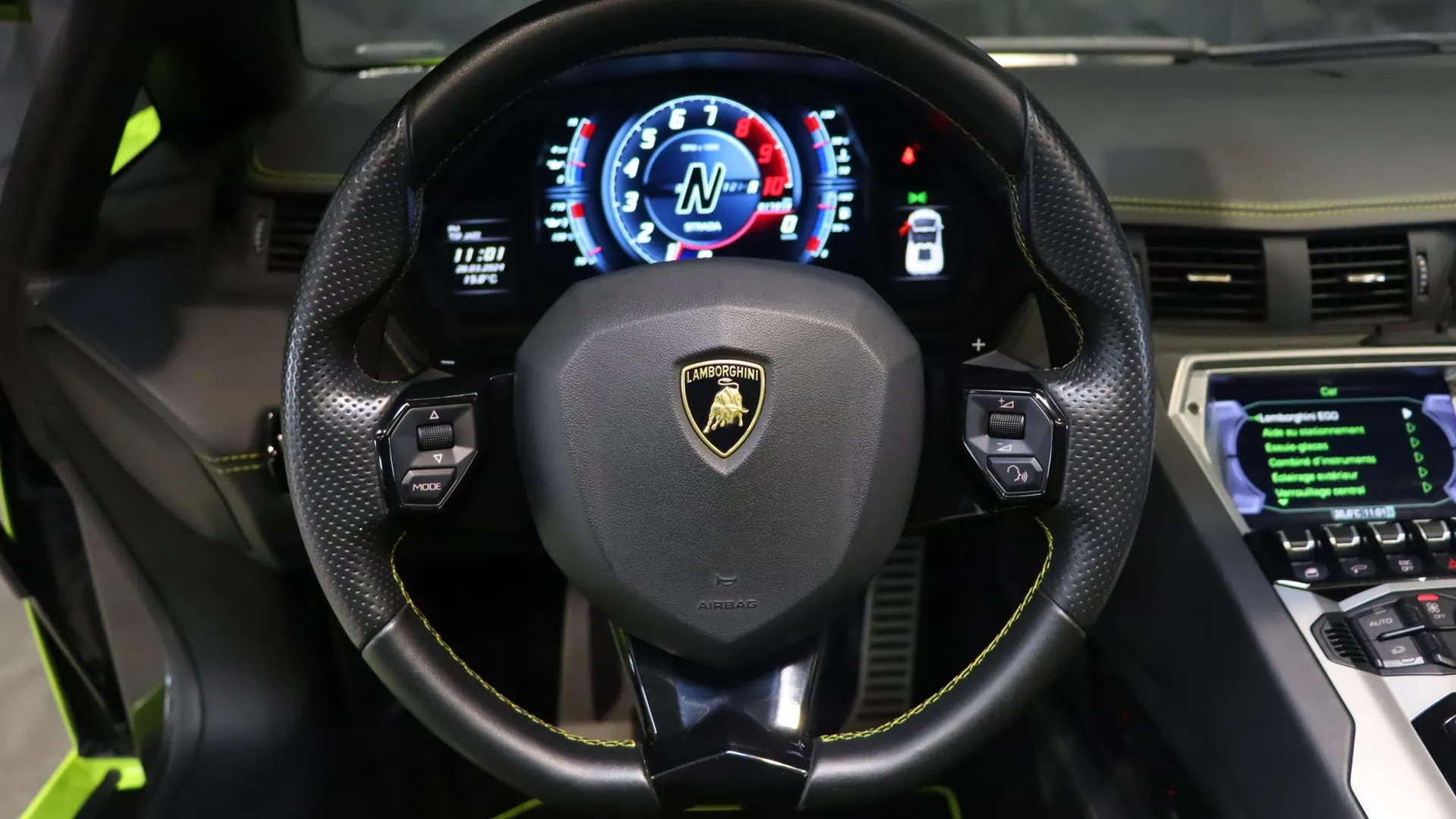 Lamborghini AVENTADOR — photo 9