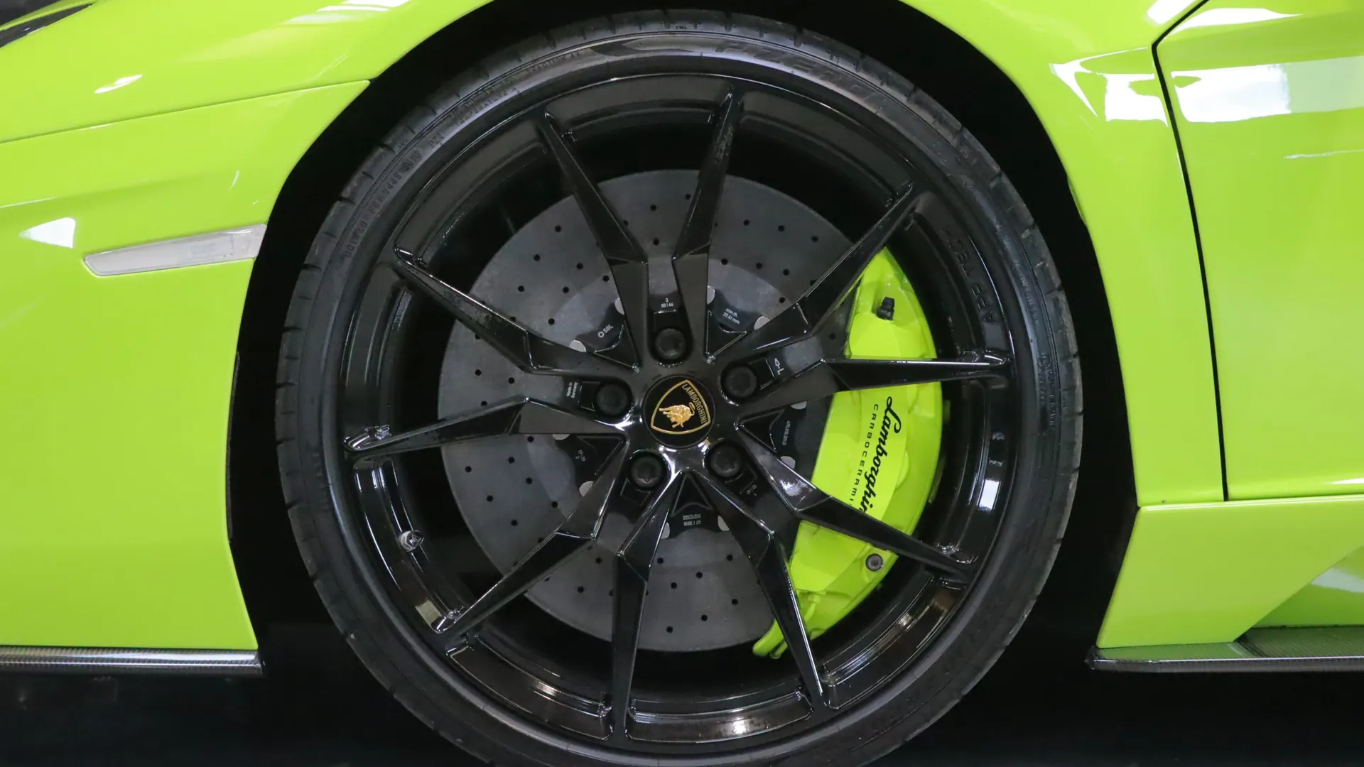 Lamborghini AVENTADOR — photo 44