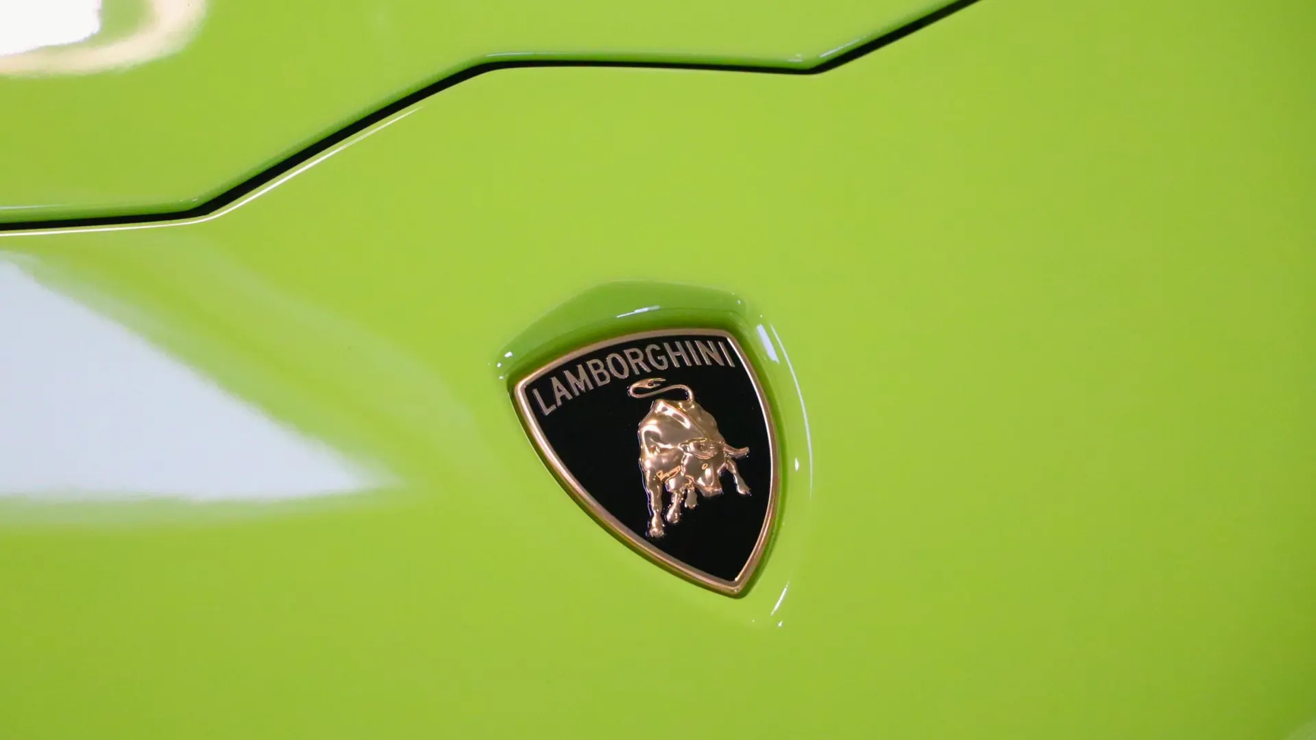 Lamborghini AVENTADOR — photo 38