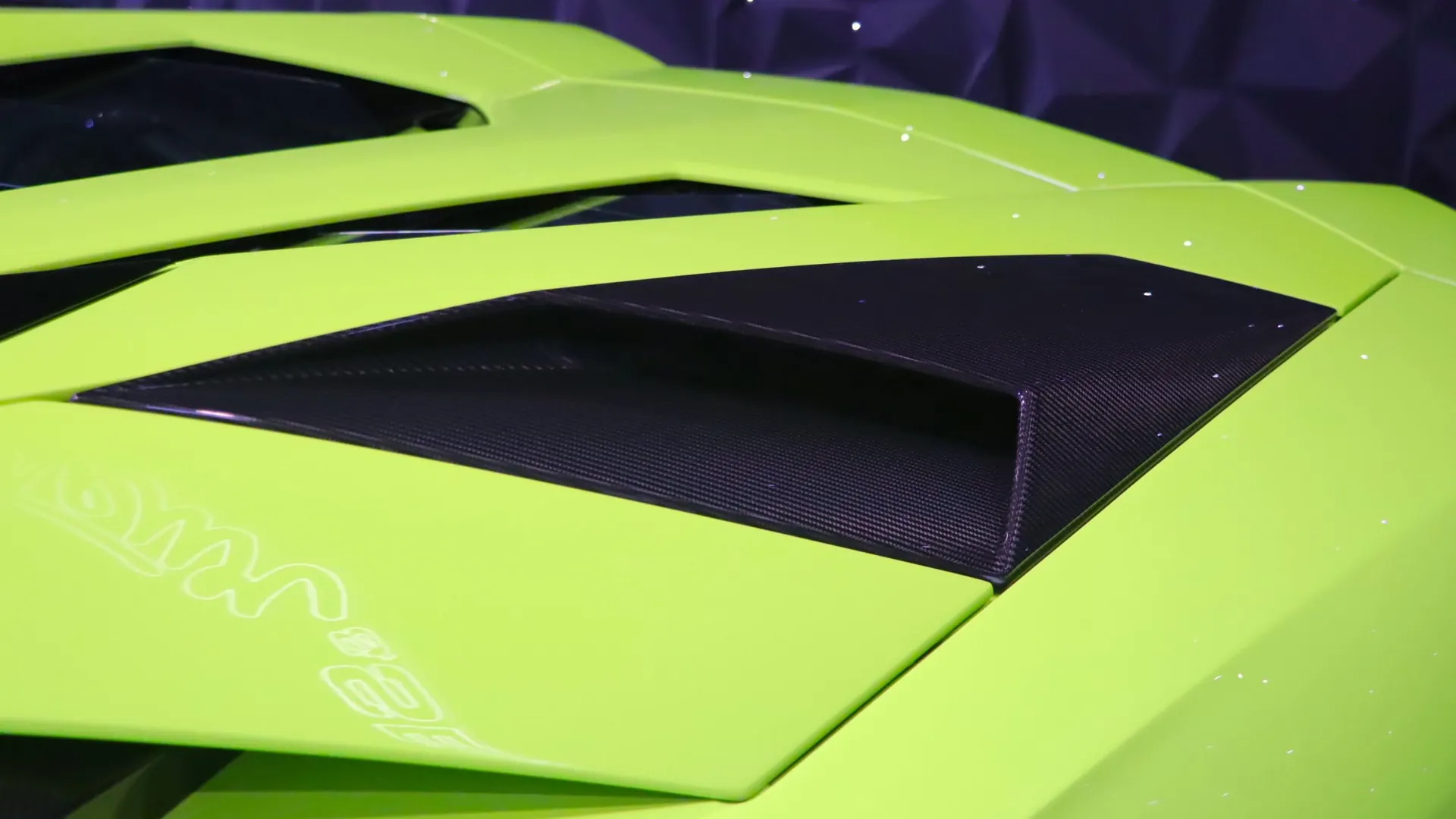 Lamborghini AVENTADOR — photo 48