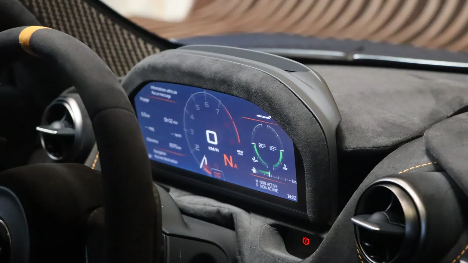 McLaren 765LT — photo 25