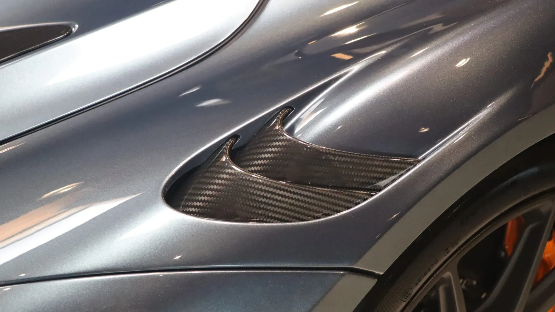 McLaren 765LT — photo 42