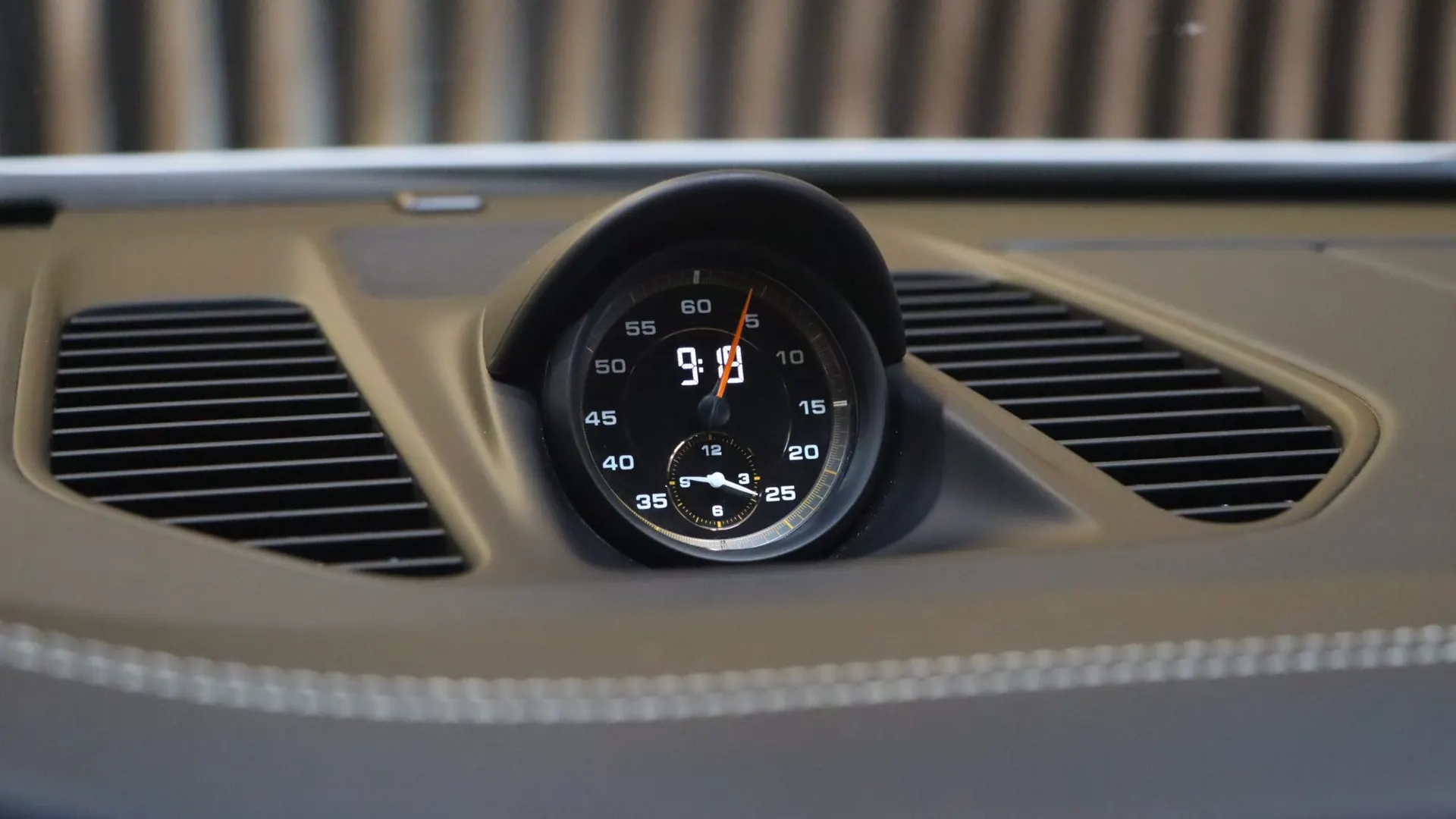 Porsche 911 — photo 24