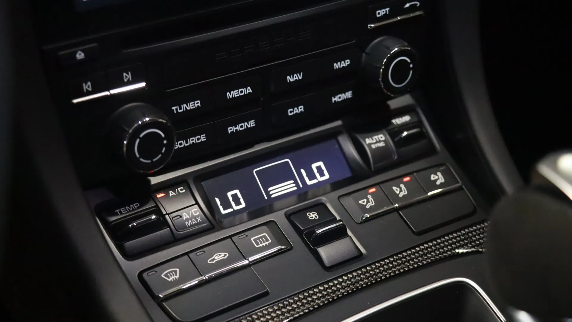 Porsche 911 — photo 27