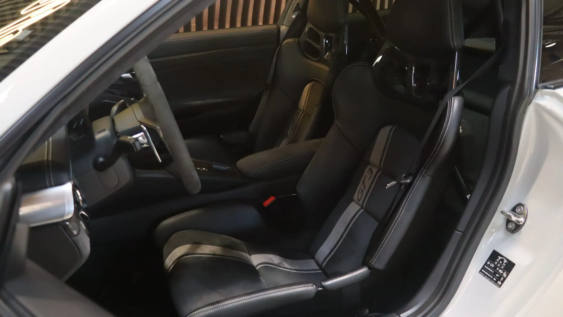 Porsche 911 — photo 6