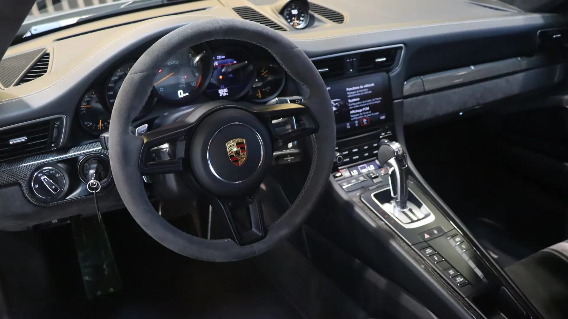 Porsche 911 — photo 15
