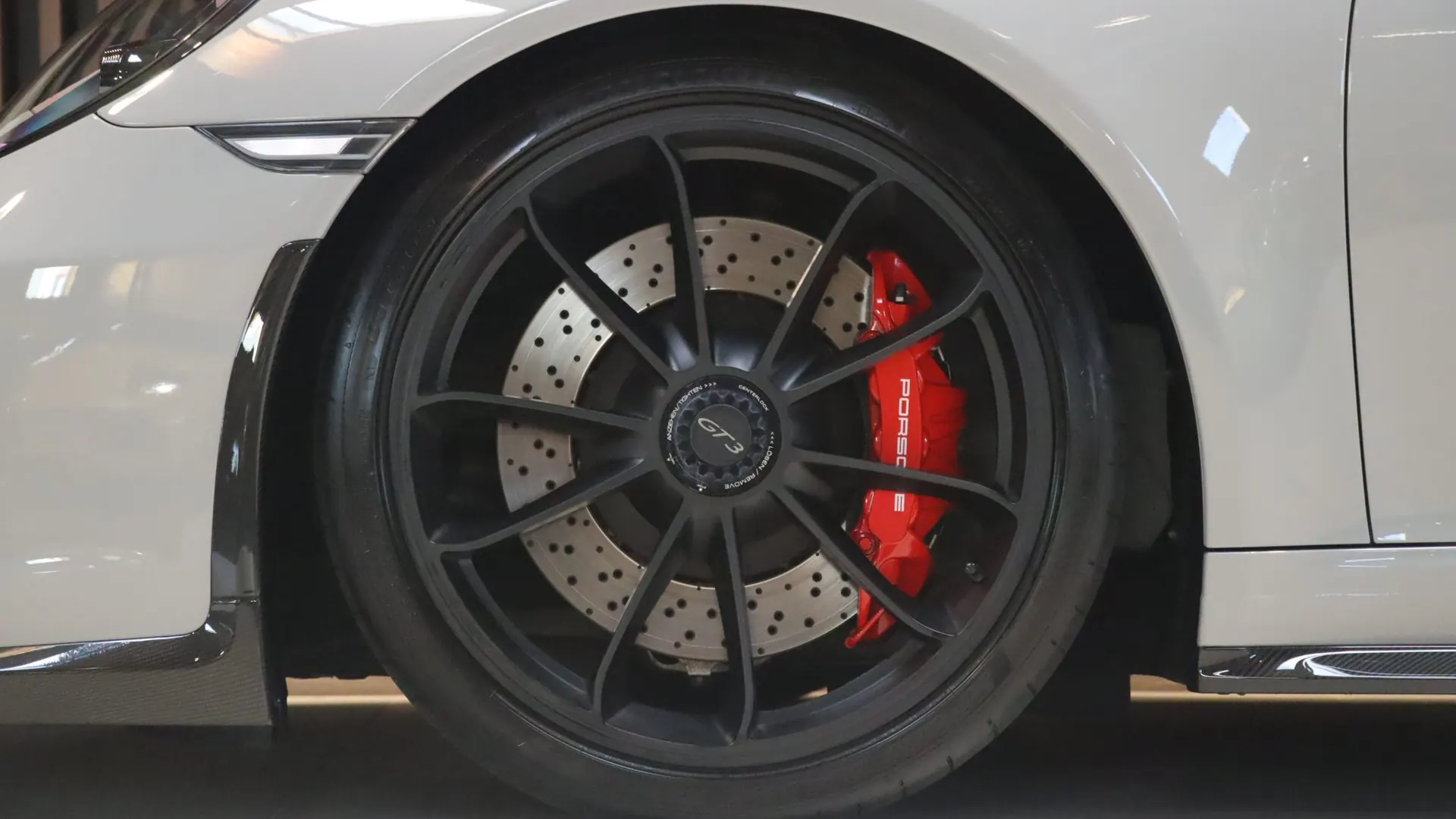 Porsche 911 — photo 43