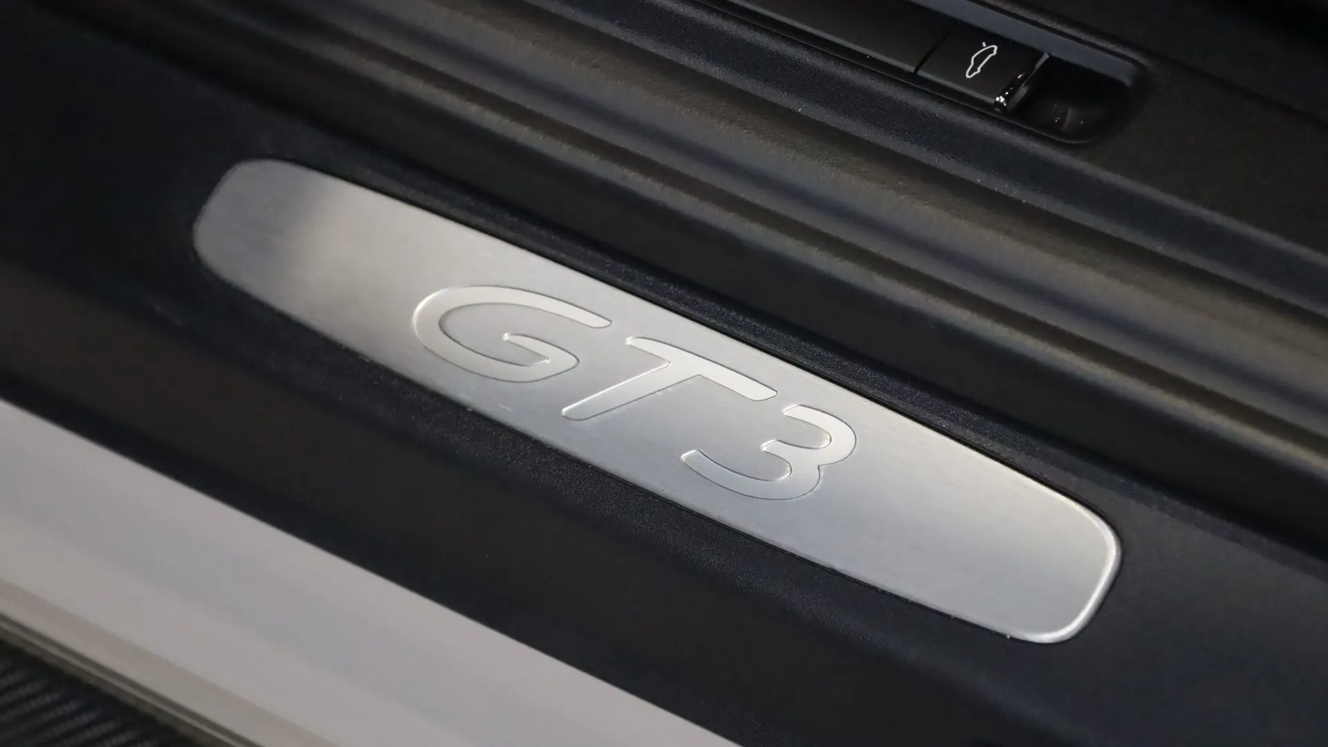 Porsche 911 — photo 12