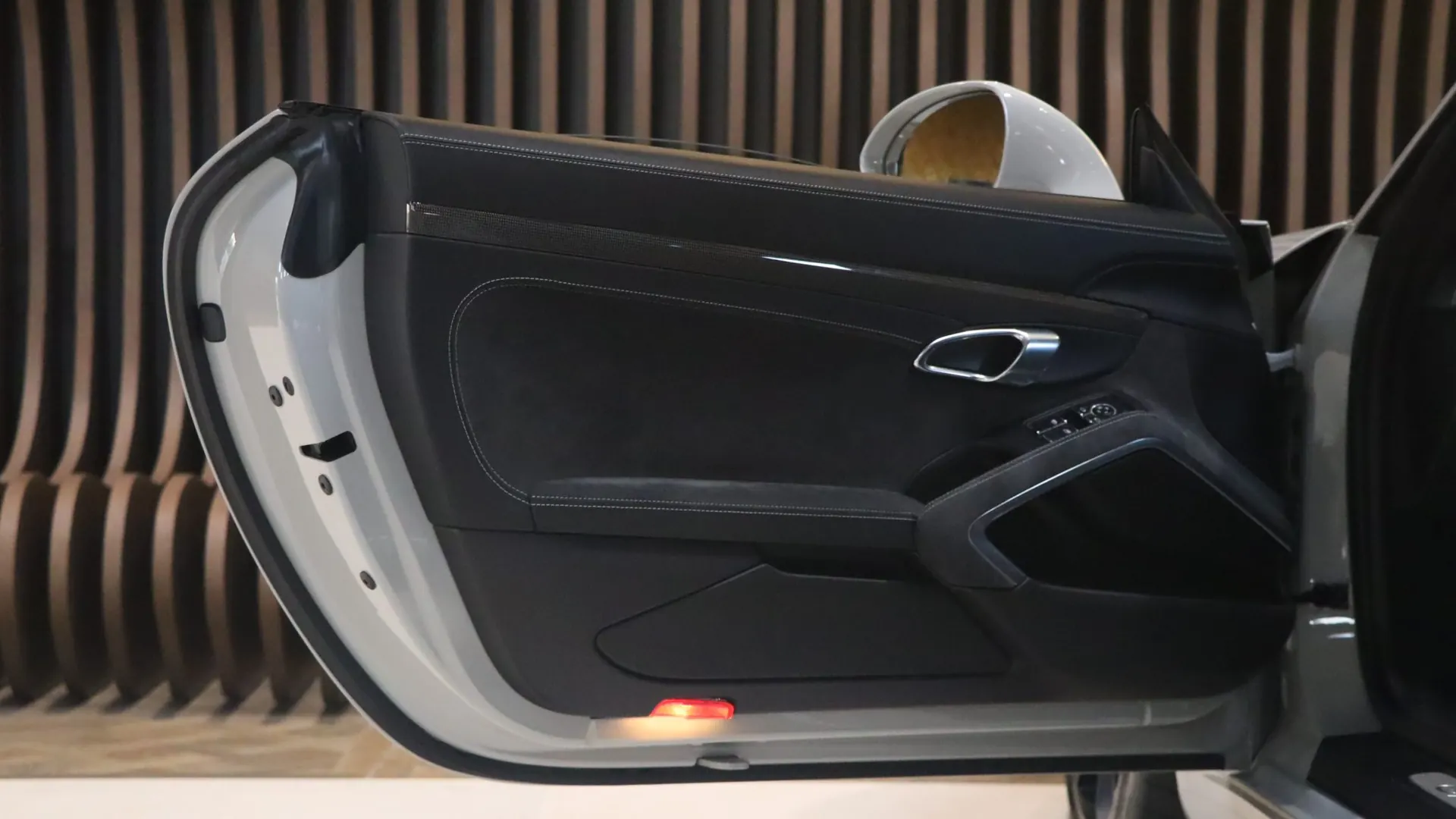 Porsche 911 — photo 10