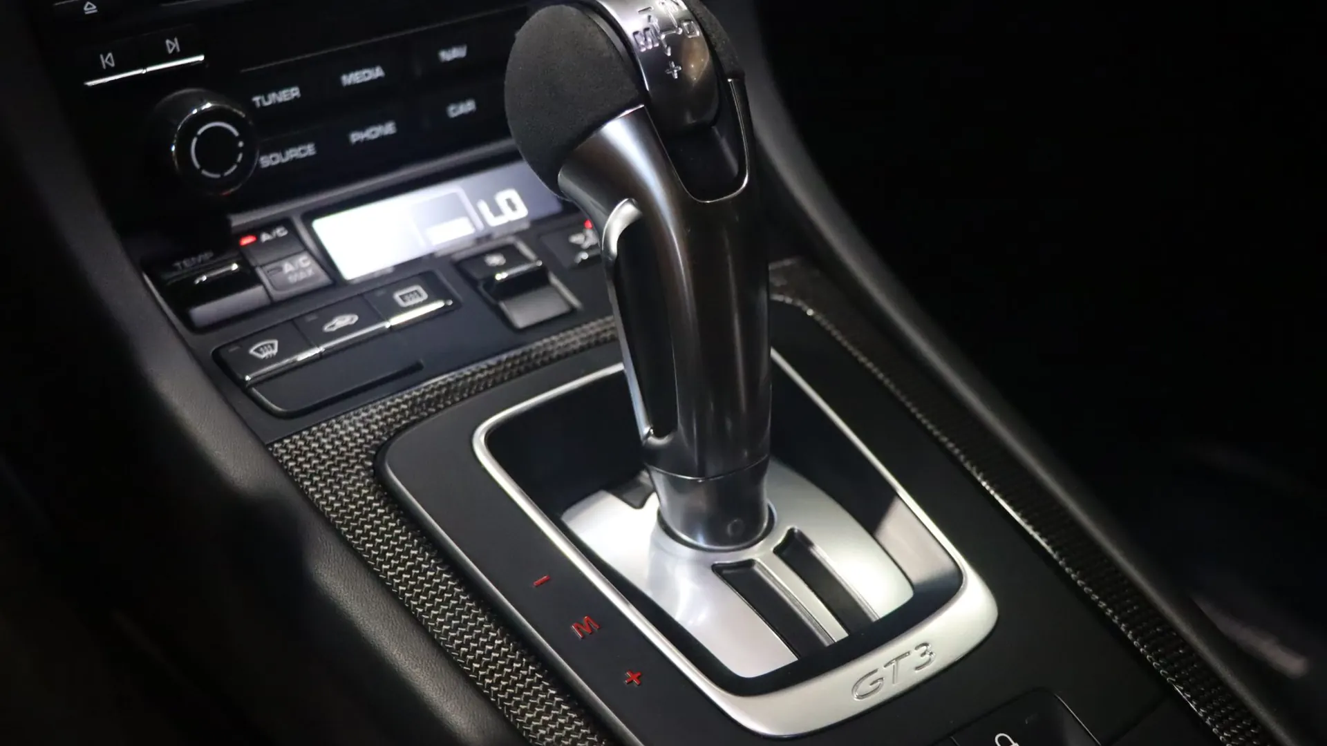Porsche 911 — photo 28
