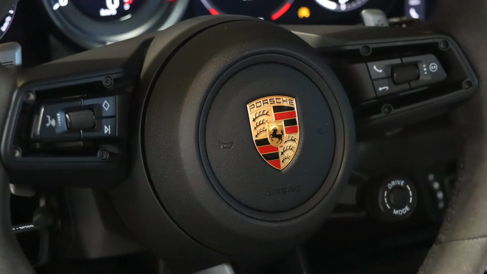 Porsche 911 — photo 24
