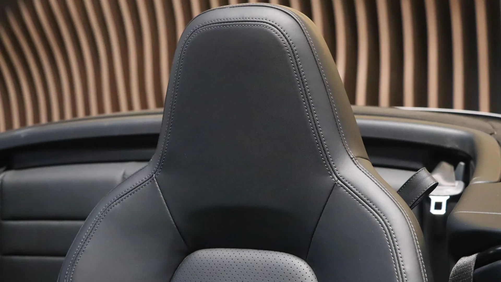 Porsche 911 — photo 37