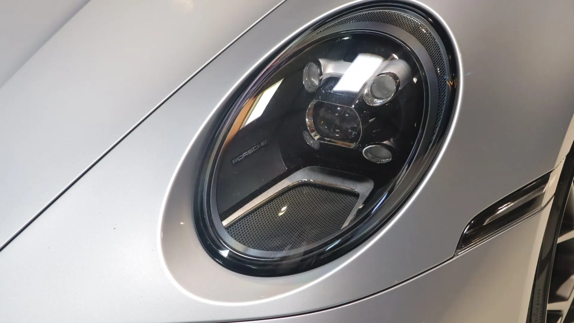 Porsche 911 — photo 40