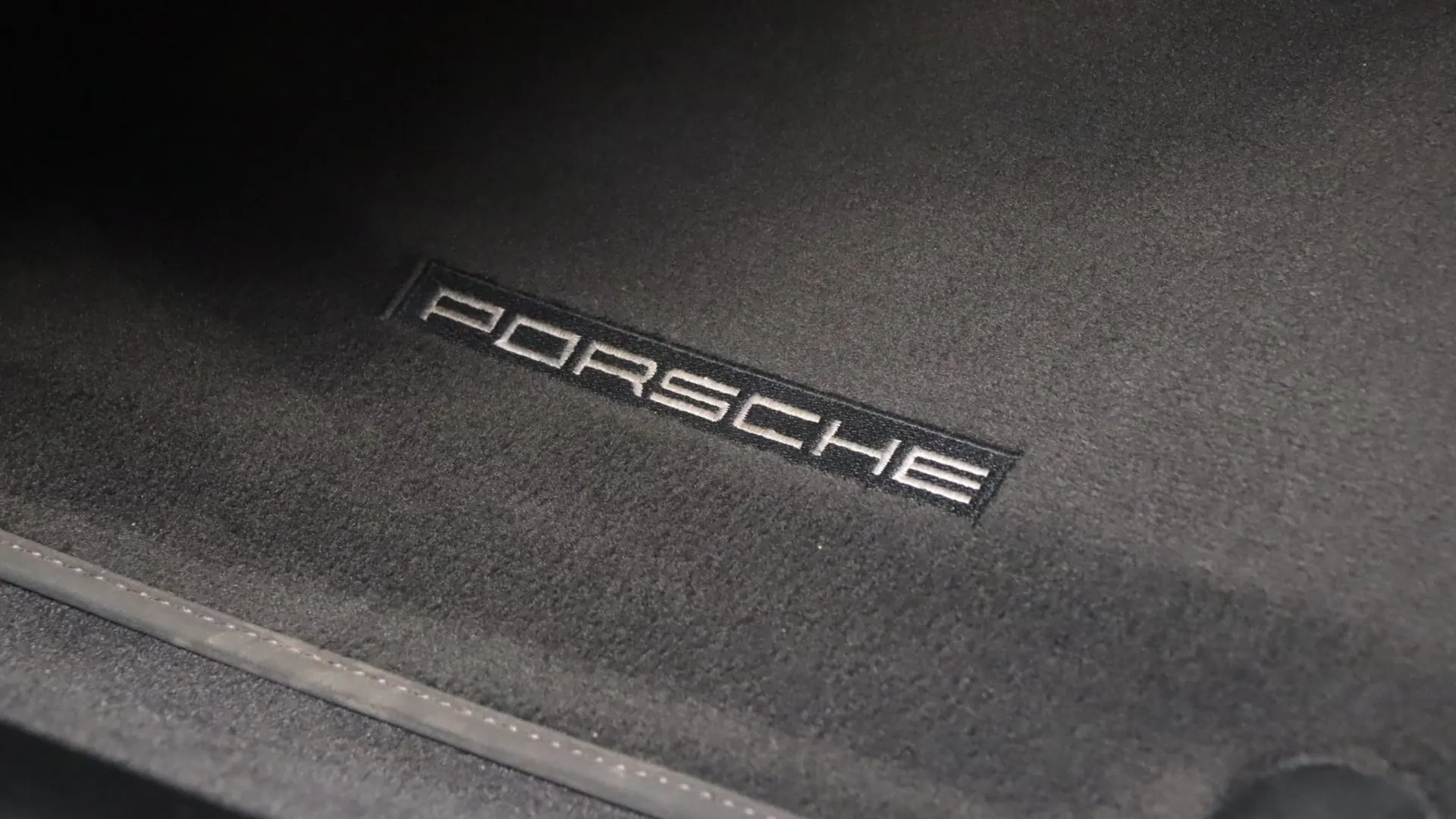 Porsche 911 — photo 16