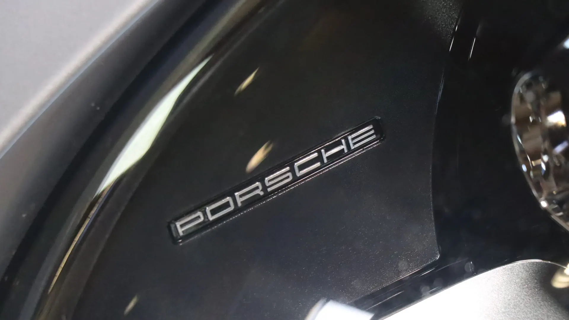 Porsche 911 — photo 41
