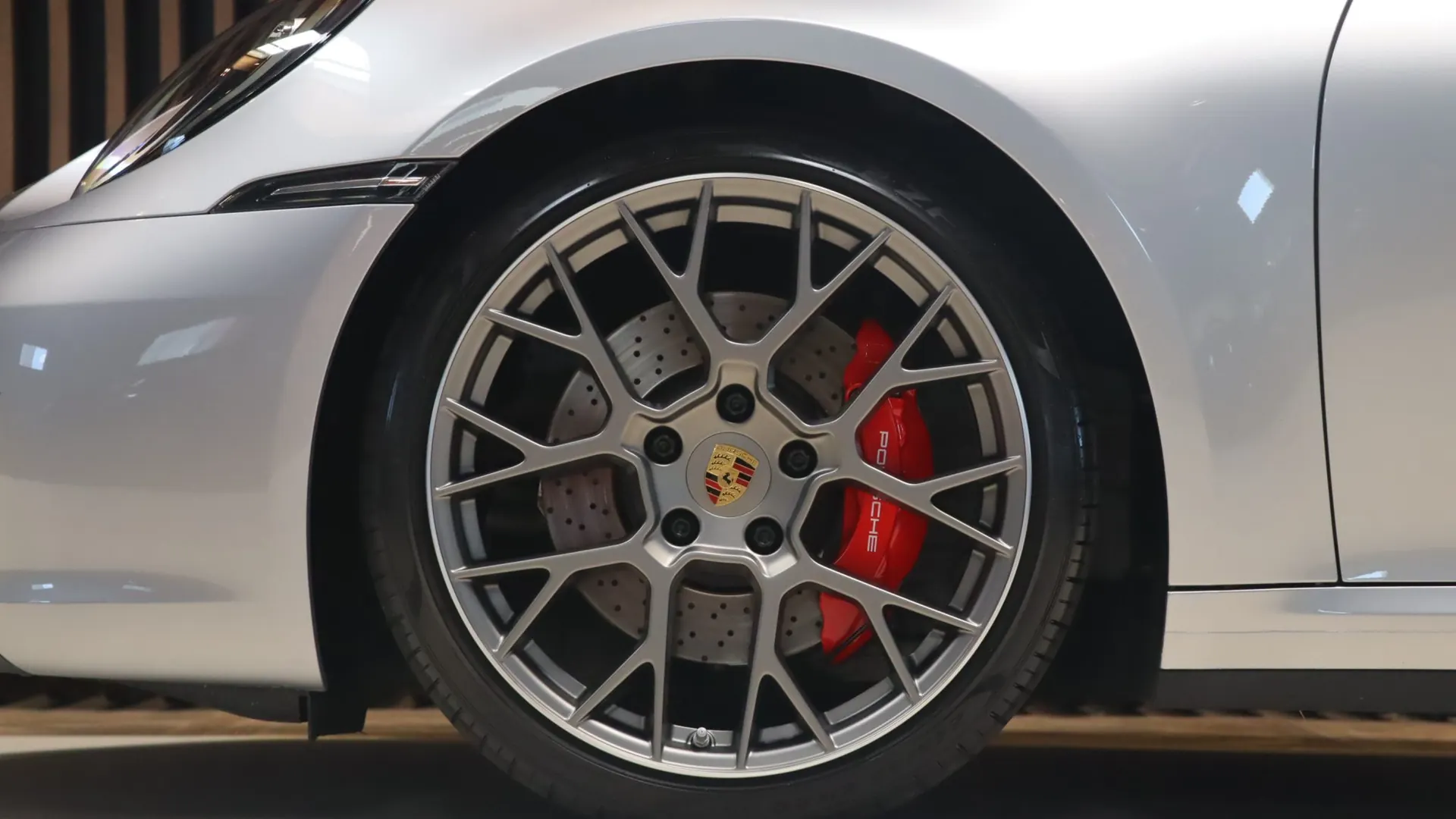 Porsche 911 — photo 45