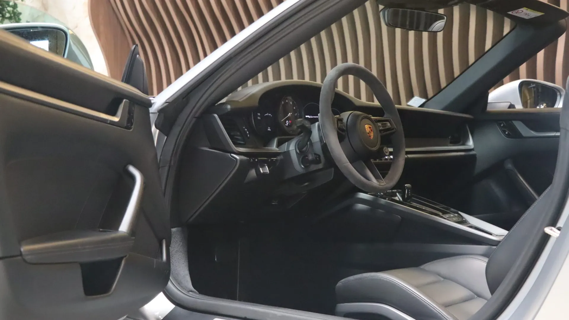 Porsche 911 — photo 9