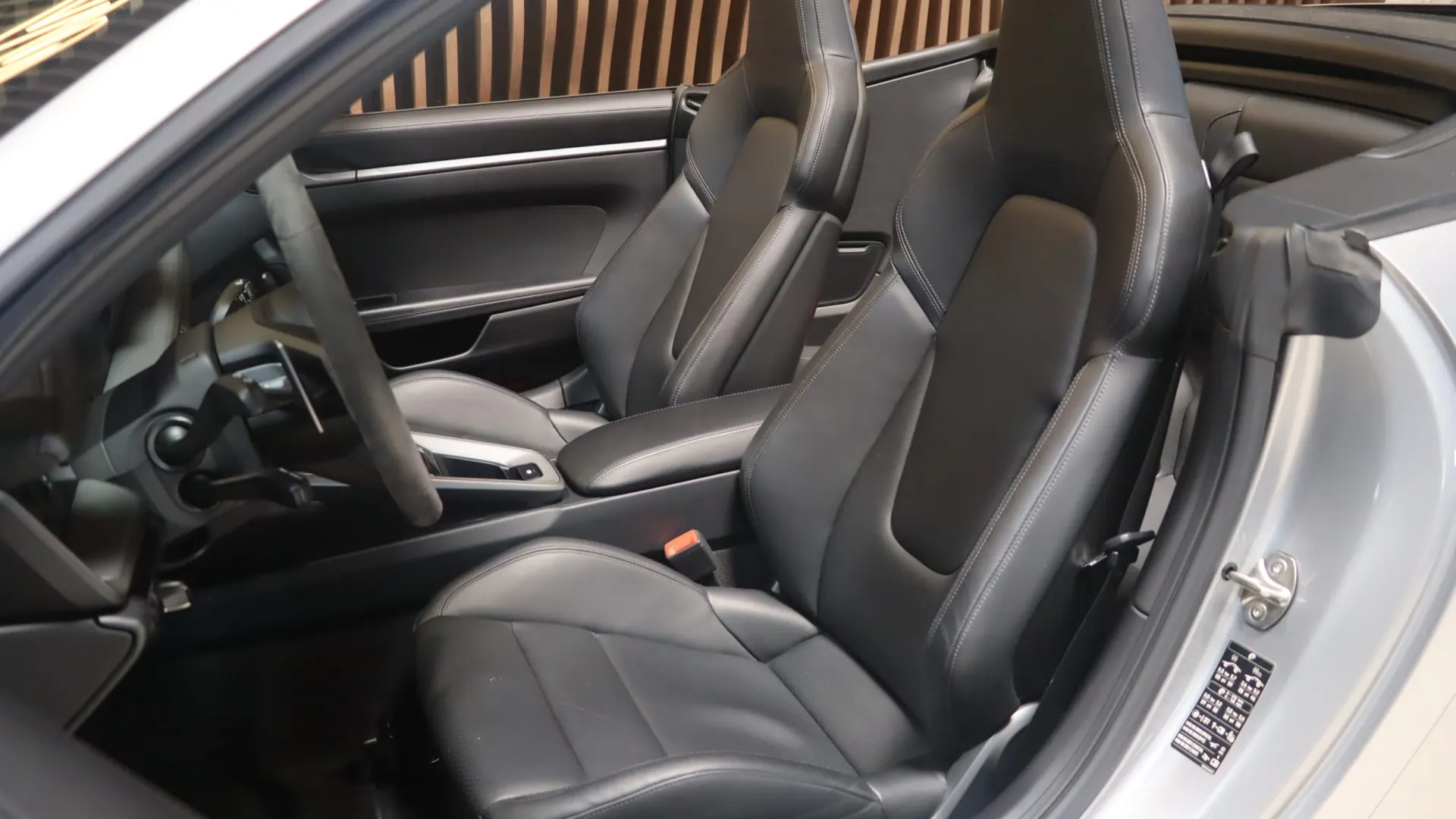 Porsche 911 — photo 7