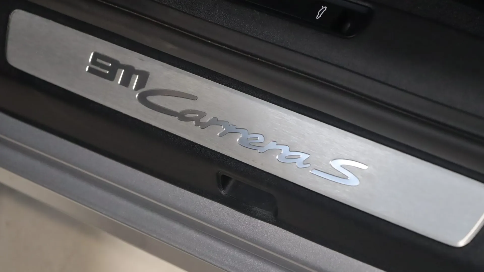 Porsche 911 — photo 13