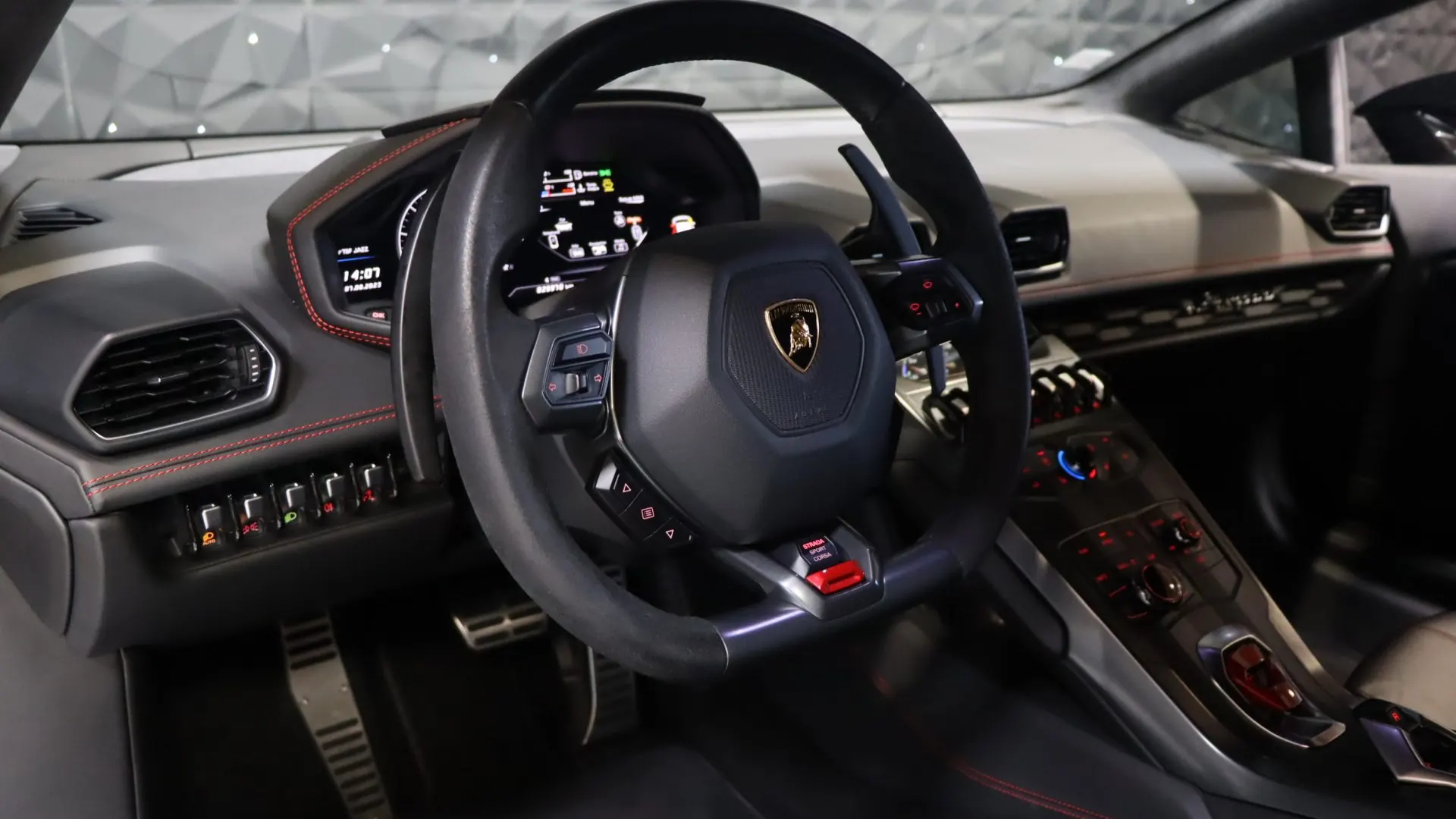 Lamborghini HURACAN — photo 14