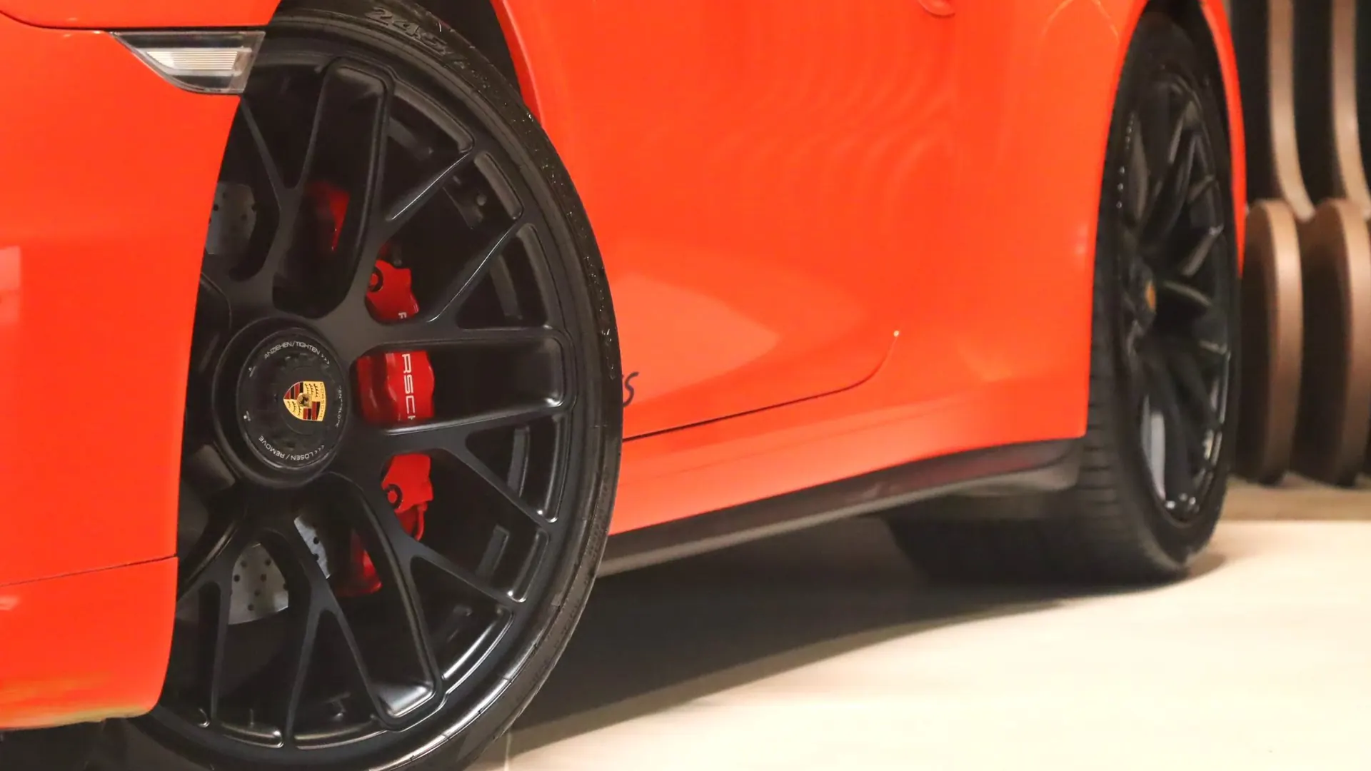 Porsche 911 — photo 43