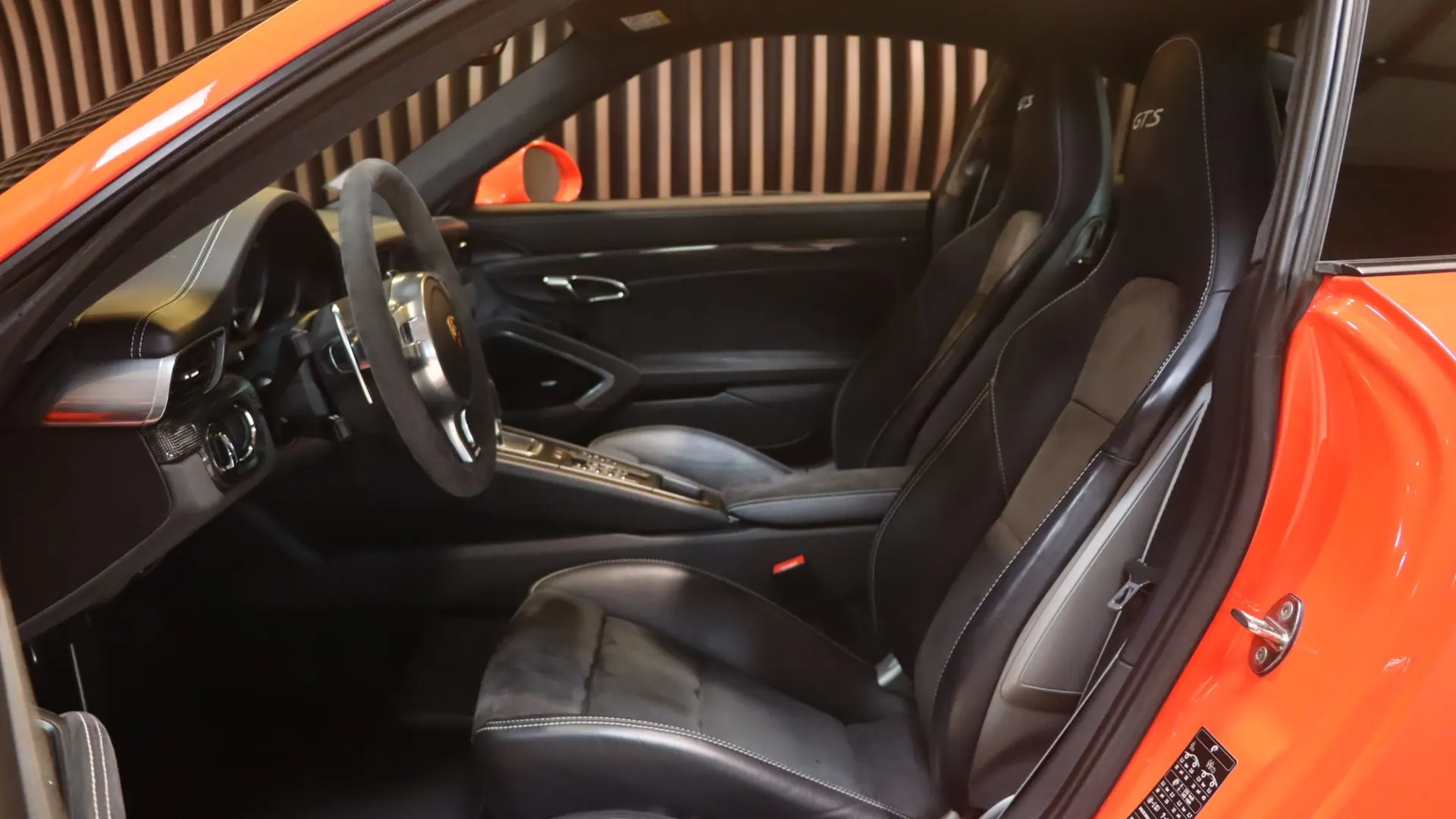 Porsche 911 — photo 7