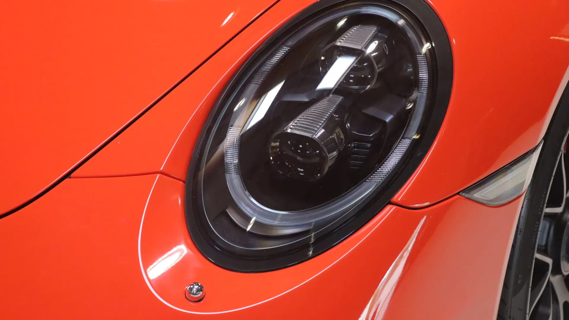 Porsche 911 — photo 40