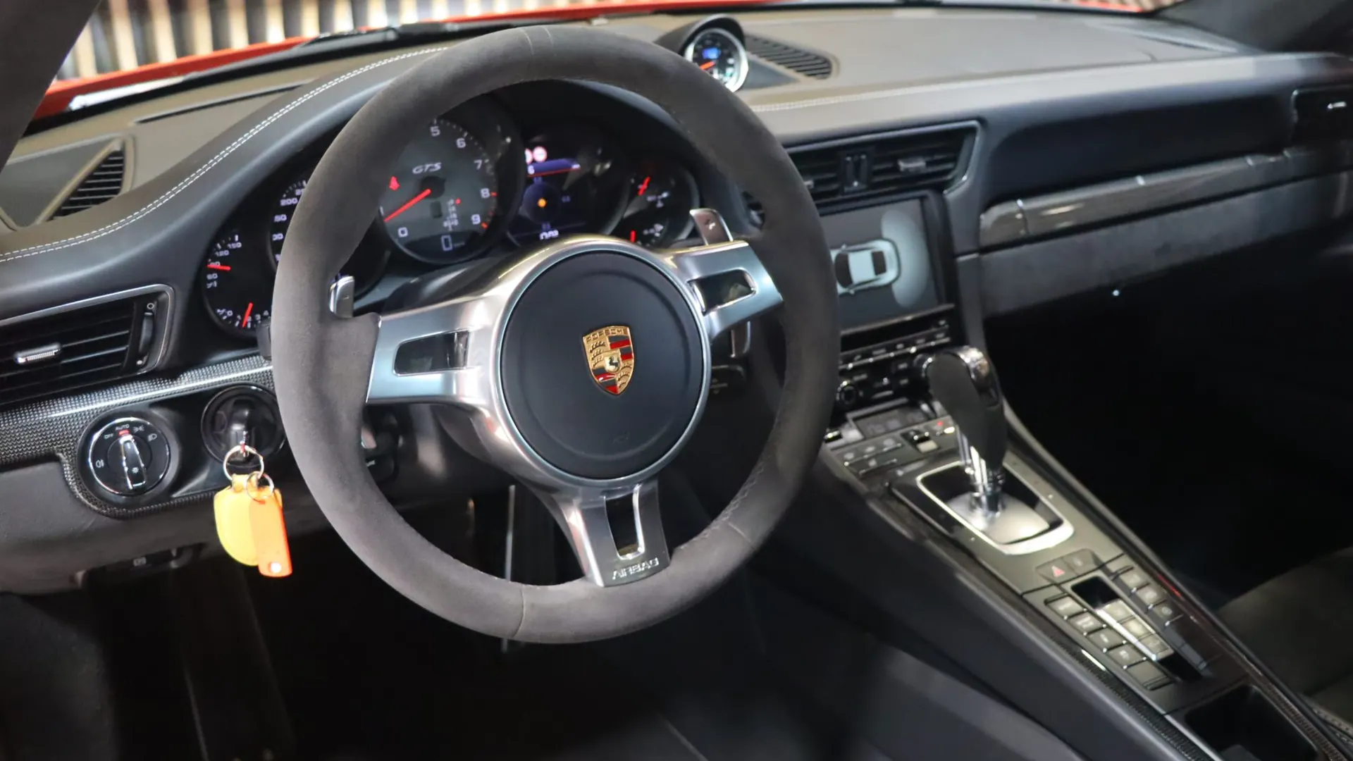 Porsche 911 — photo 16