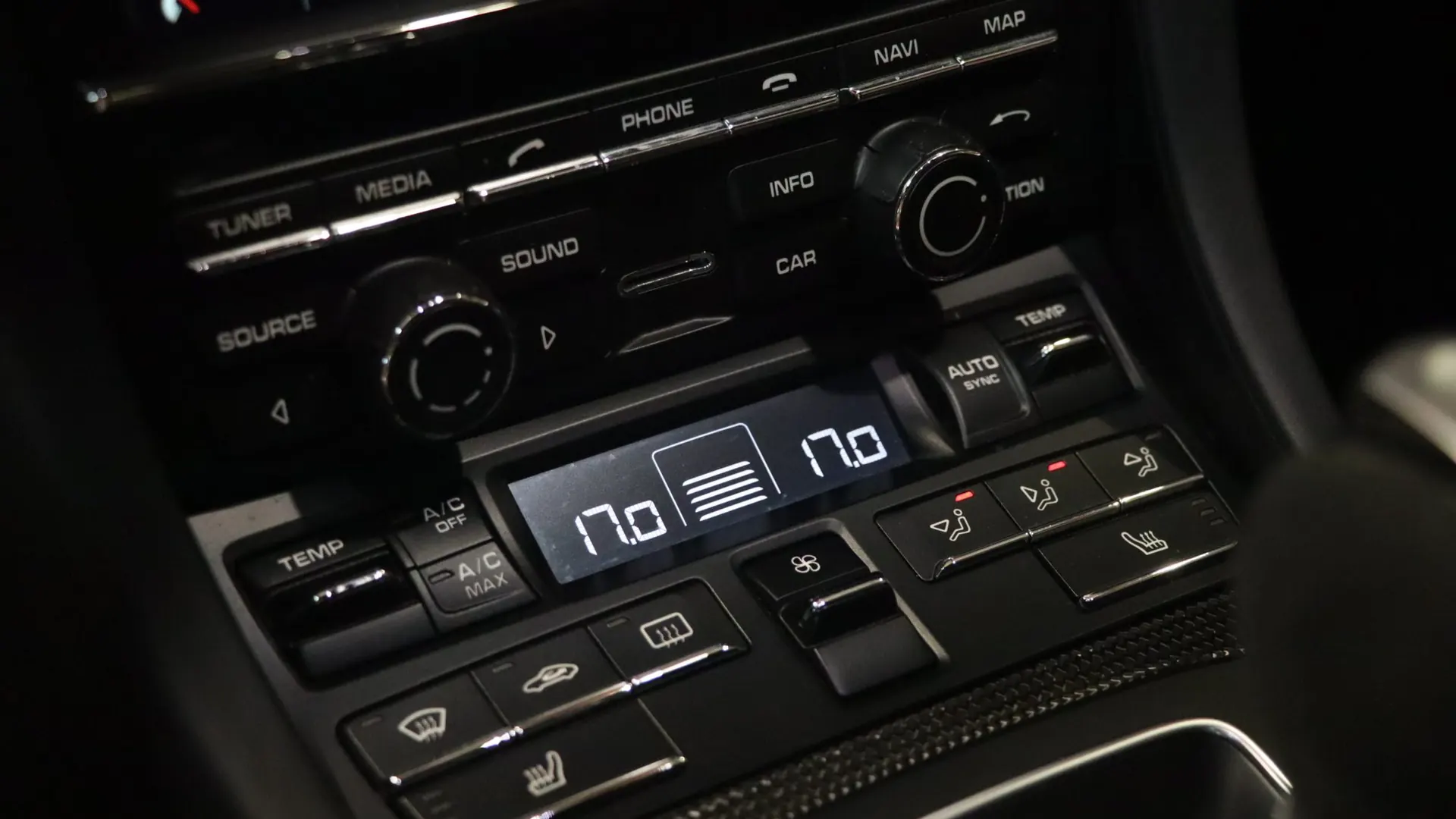Porsche 911 — photo 28