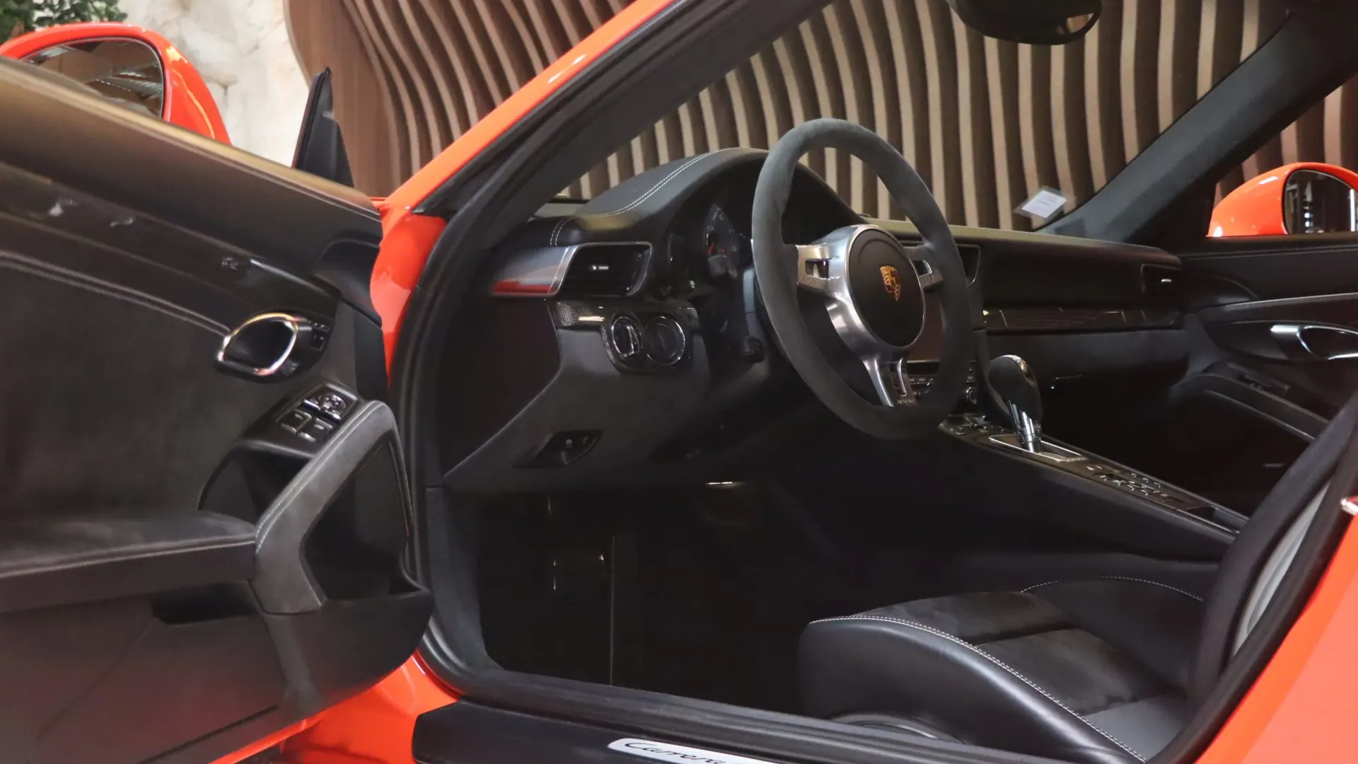 Porsche 911 — photo 8