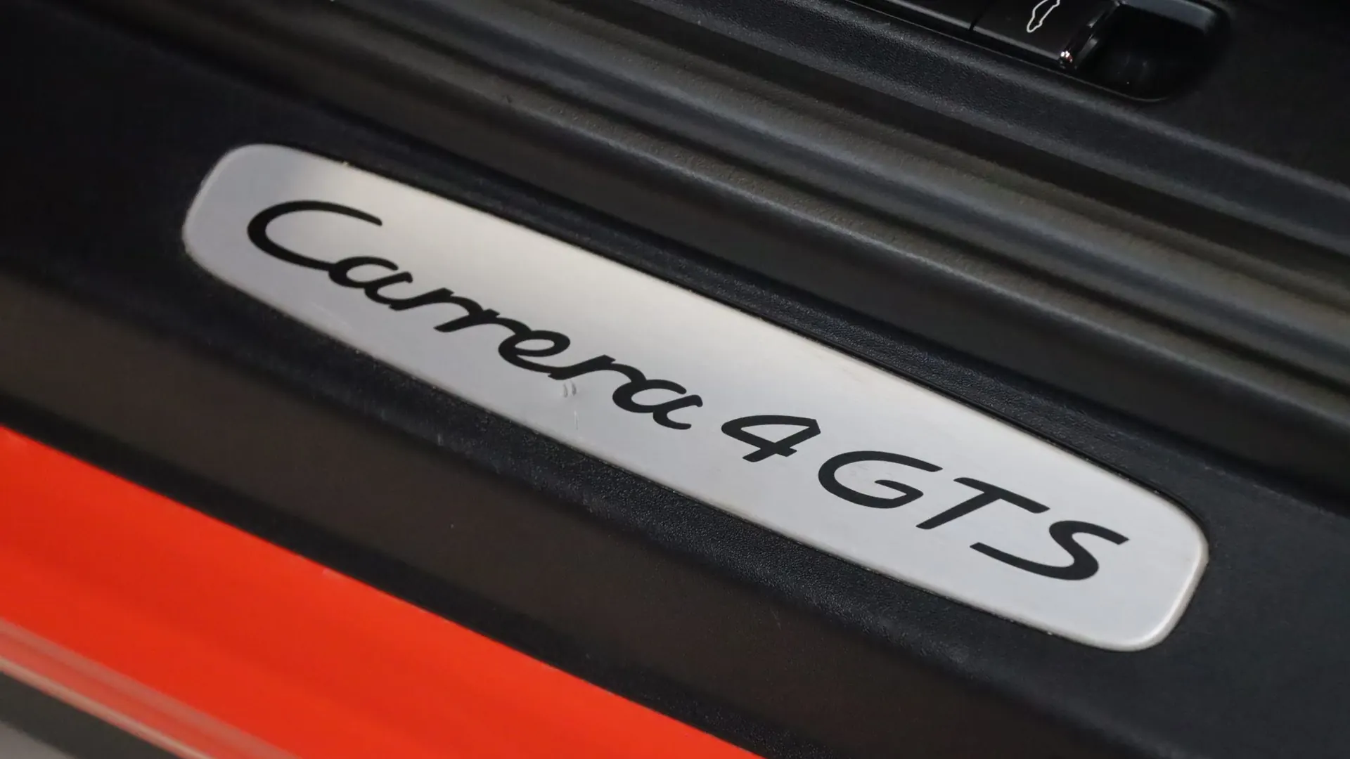 Porsche 911 — photo 13