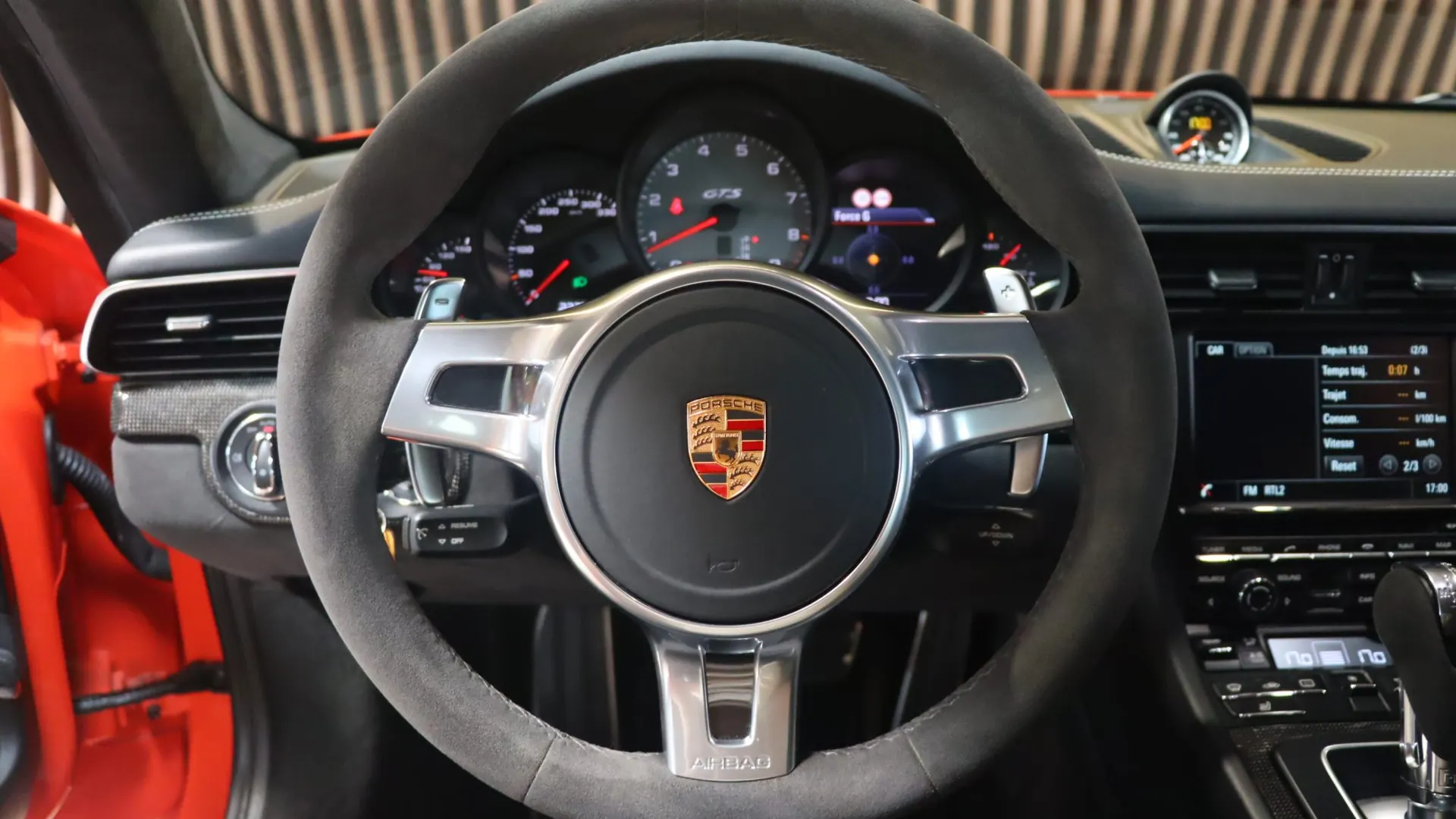 Porsche 911 — photo 9