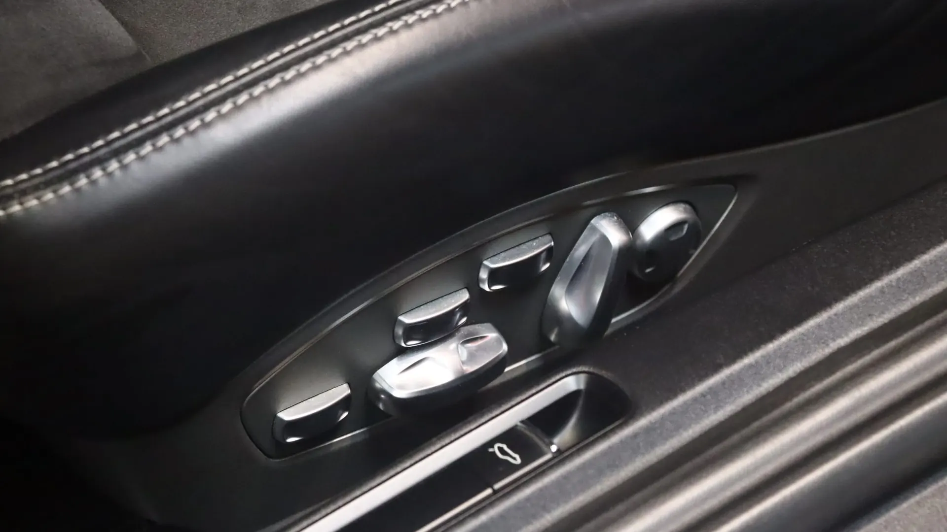 Porsche 911 — photo 37