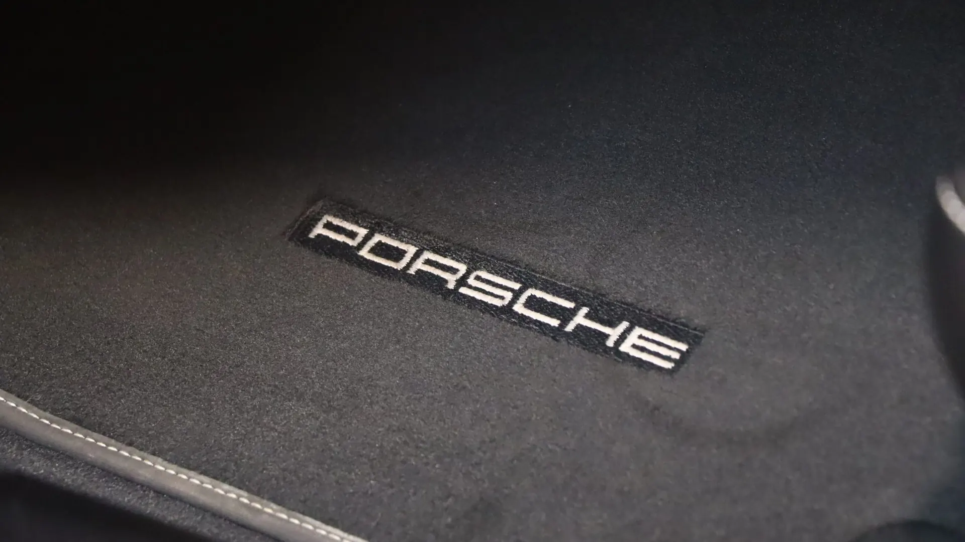 Porsche 911 — photo 15