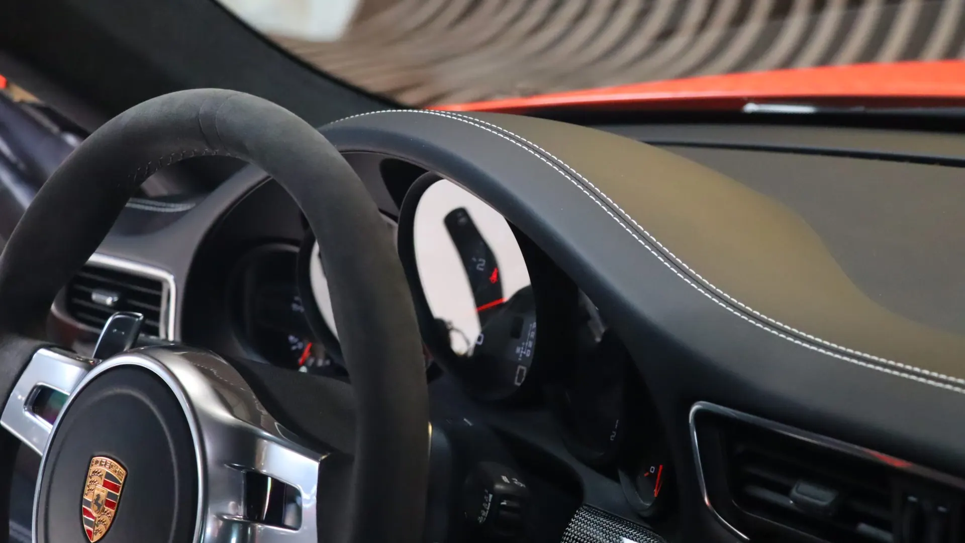 Porsche 911 — photo 25