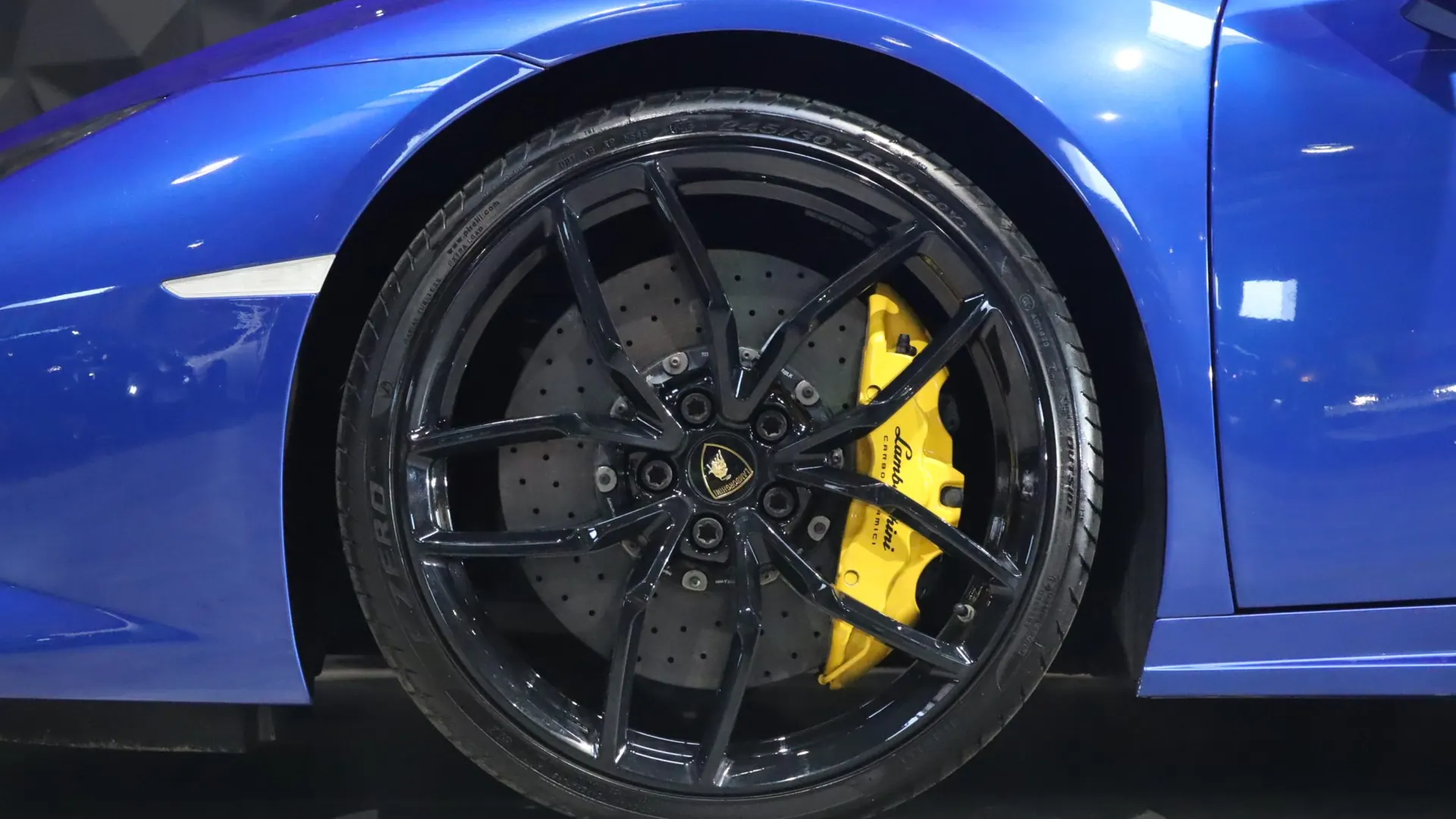 Lamborghini HURACAN — photo 39