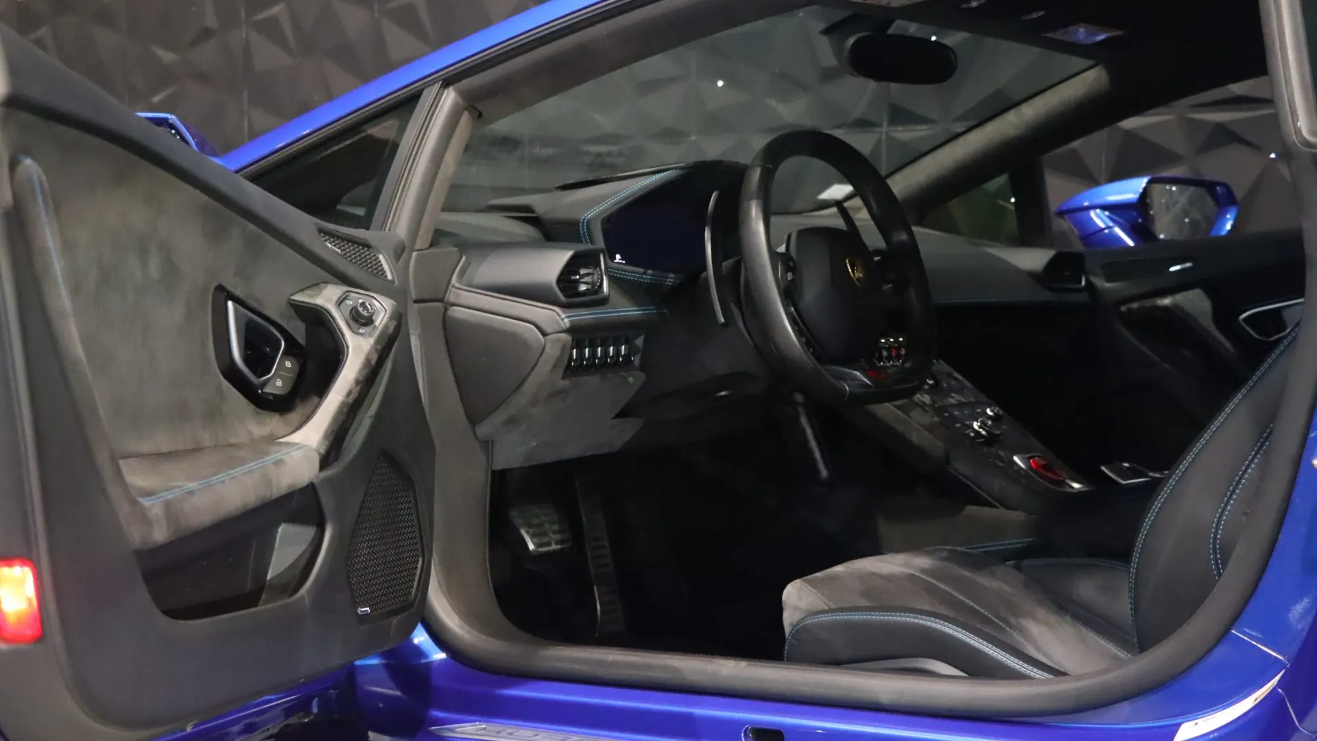 Lamborghini HURACAN — photo 8