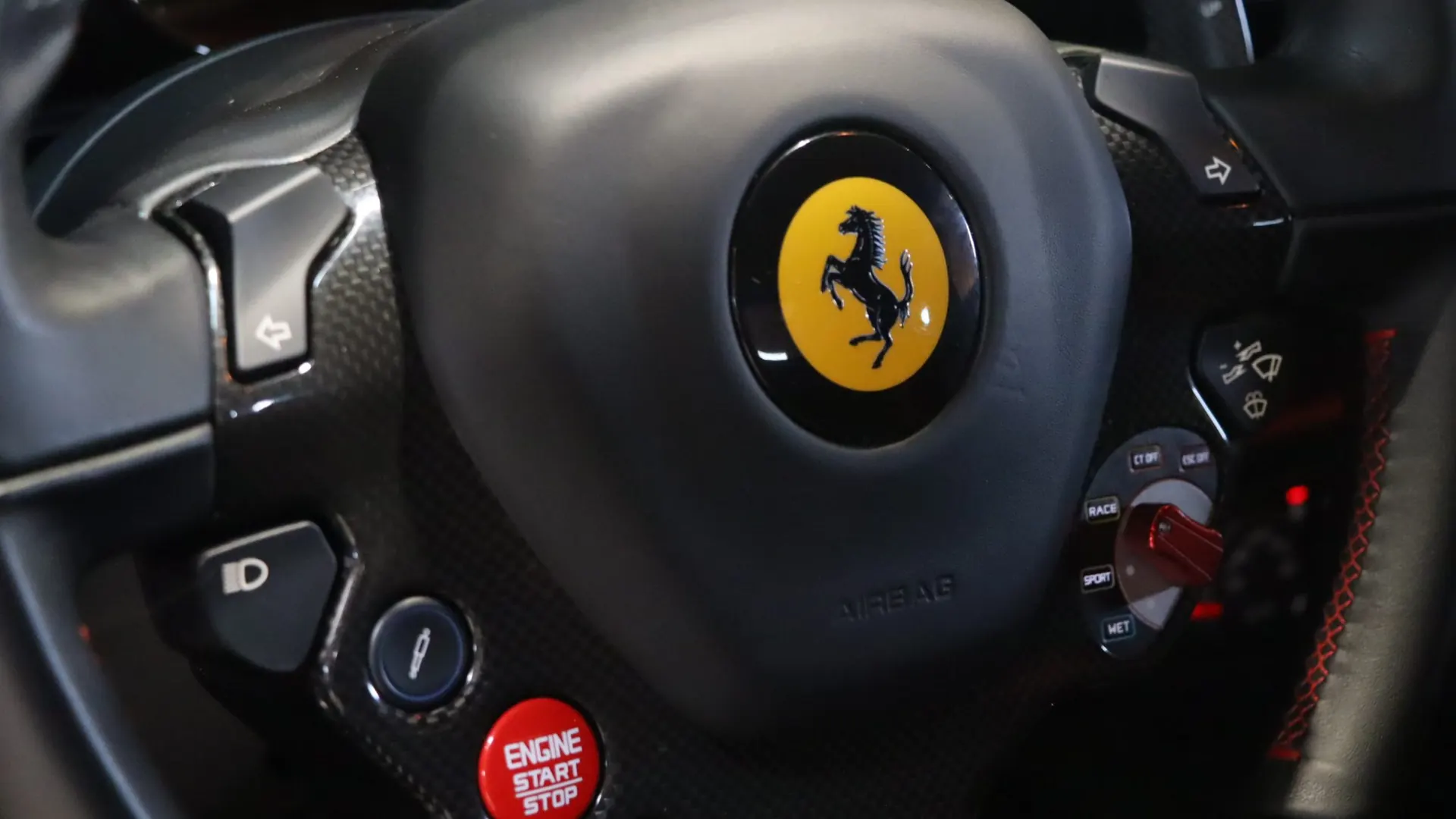 Ferrari 488 — photo 23