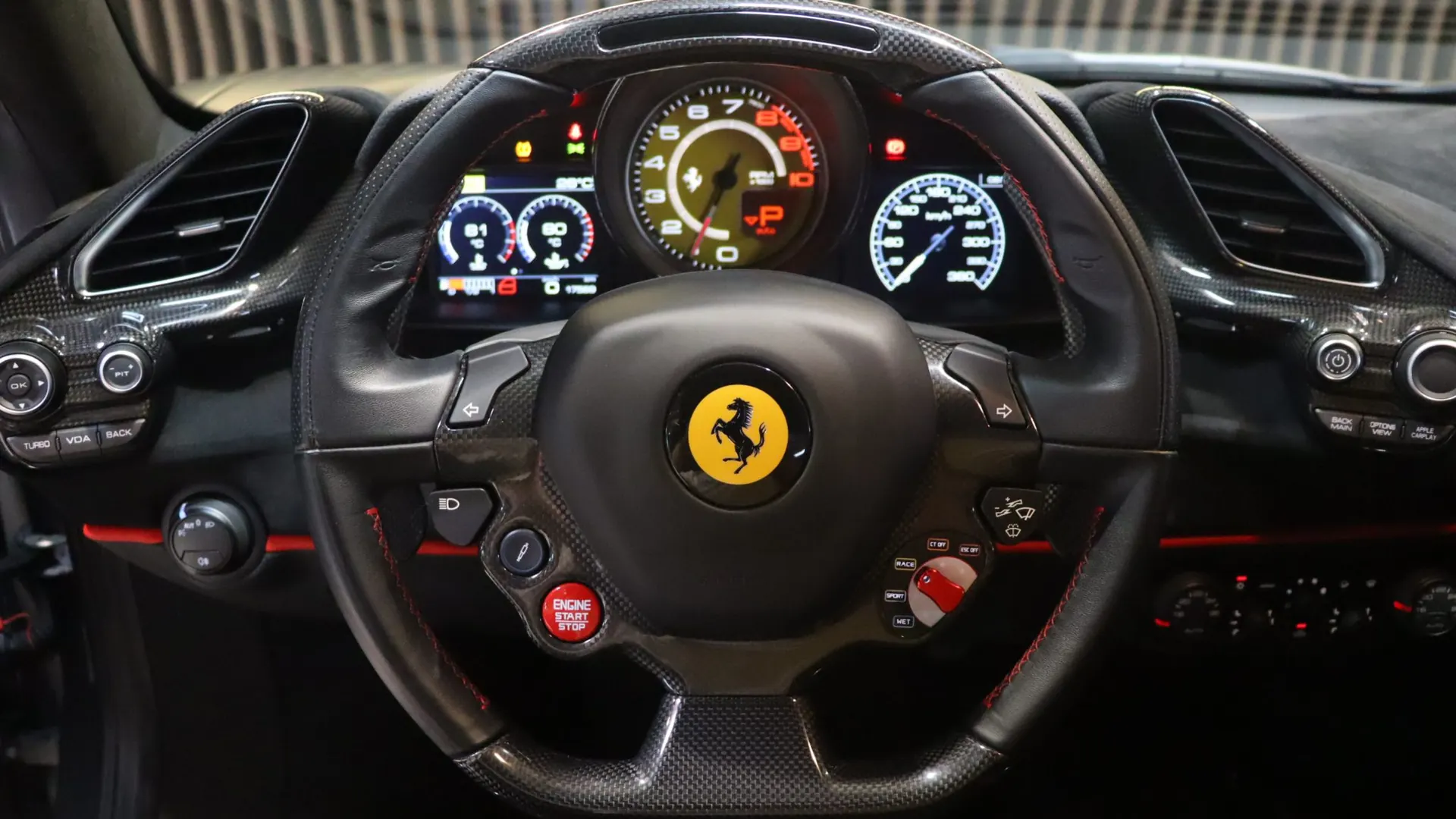 Ferrari 488 — photo 9