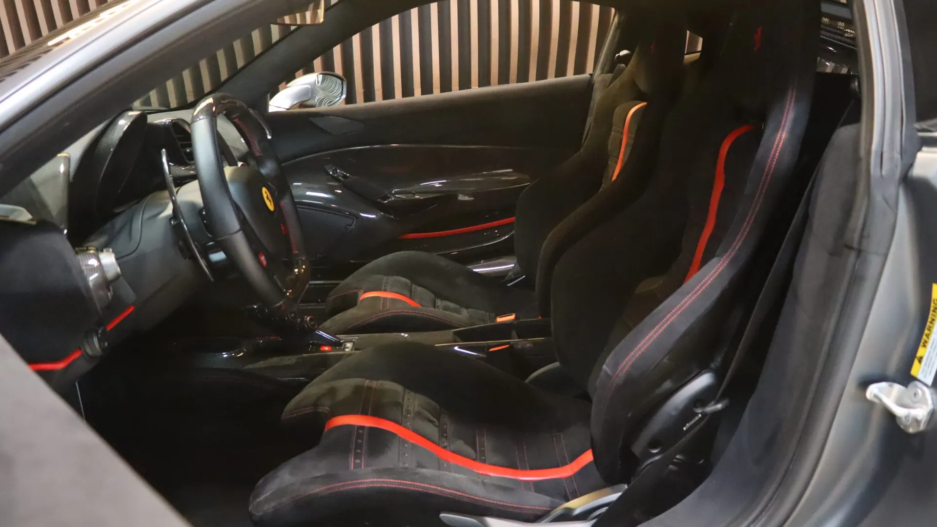 Ferrari 488 — photo 7