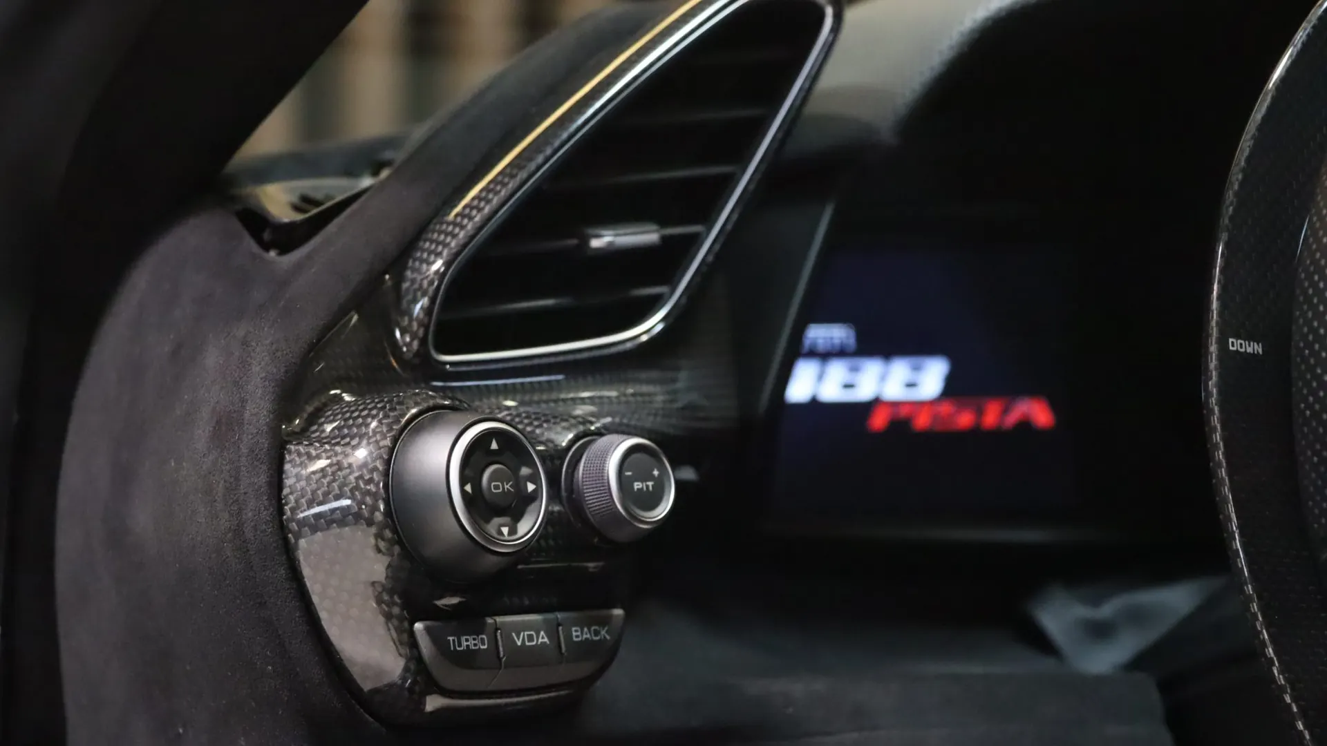Ferrari 488 — photo 17
