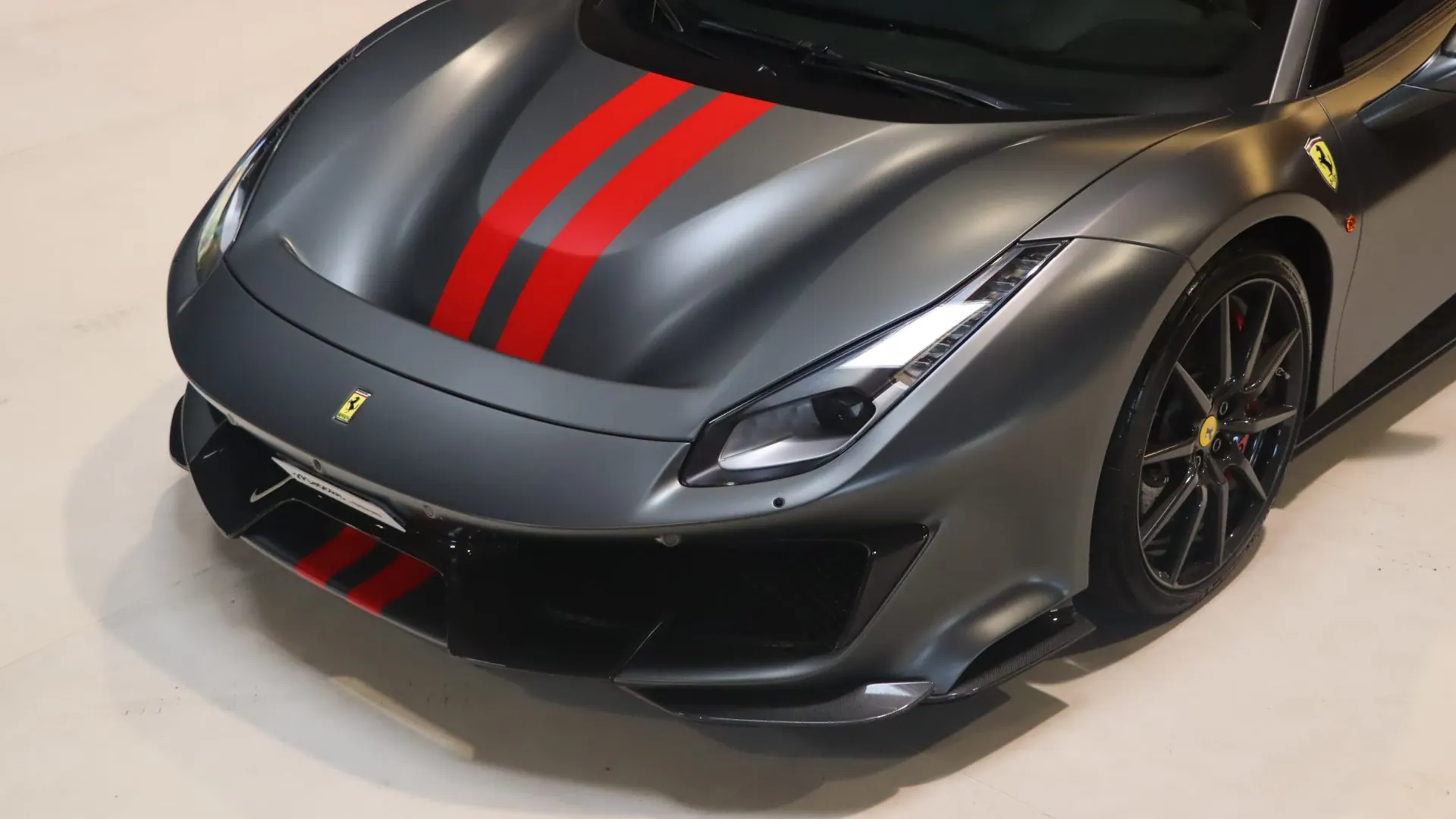 Ferrari 488 — photo 40