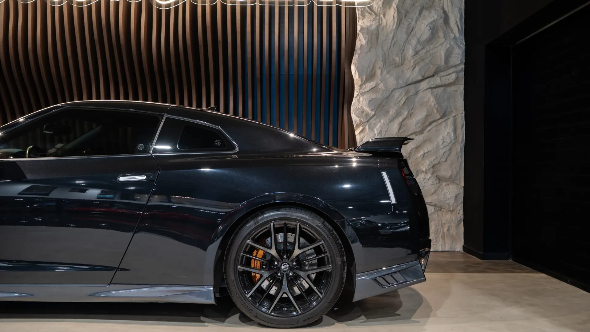 Nissan GT-R — photo 40
