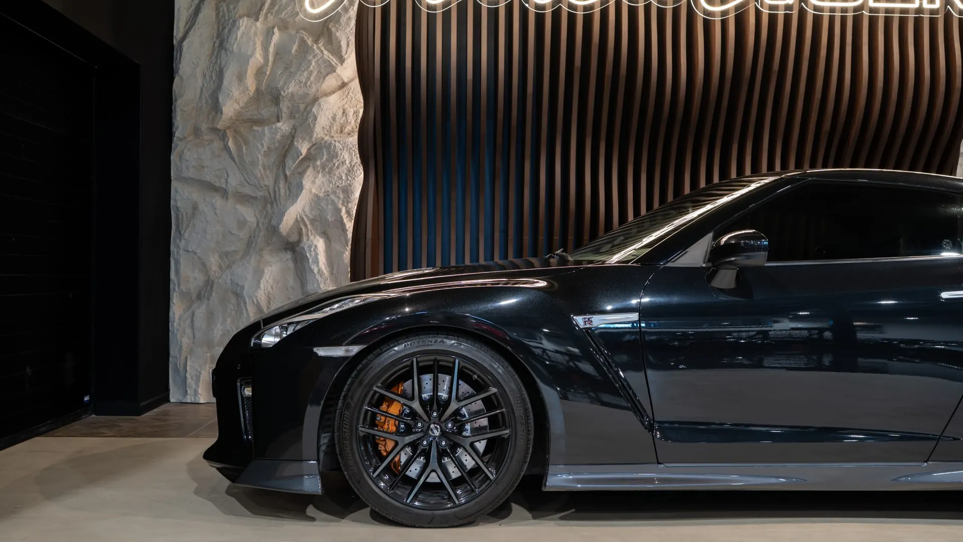 Nissan GT-R — photo 39