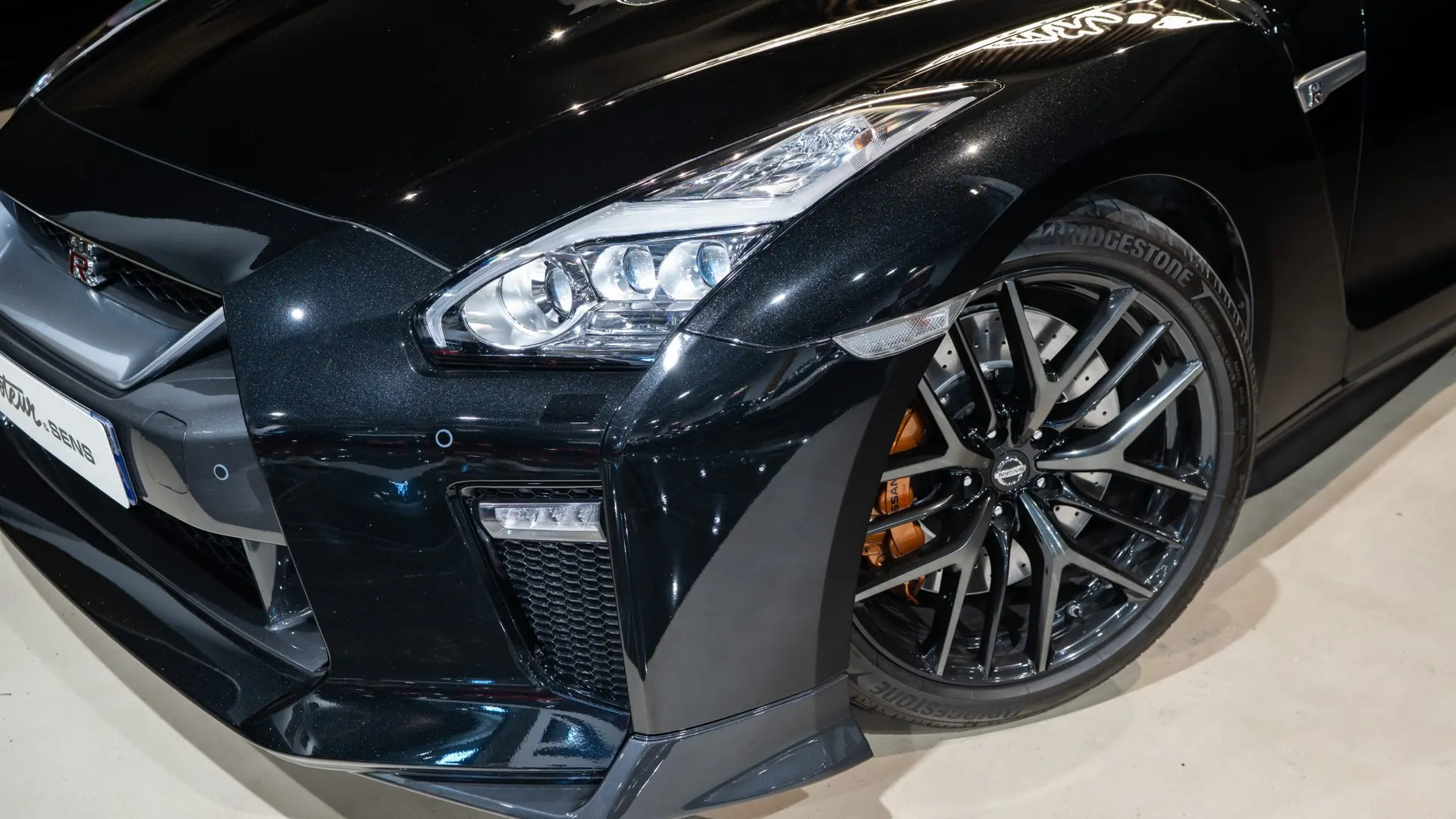 Nissan GT-R — photo 37