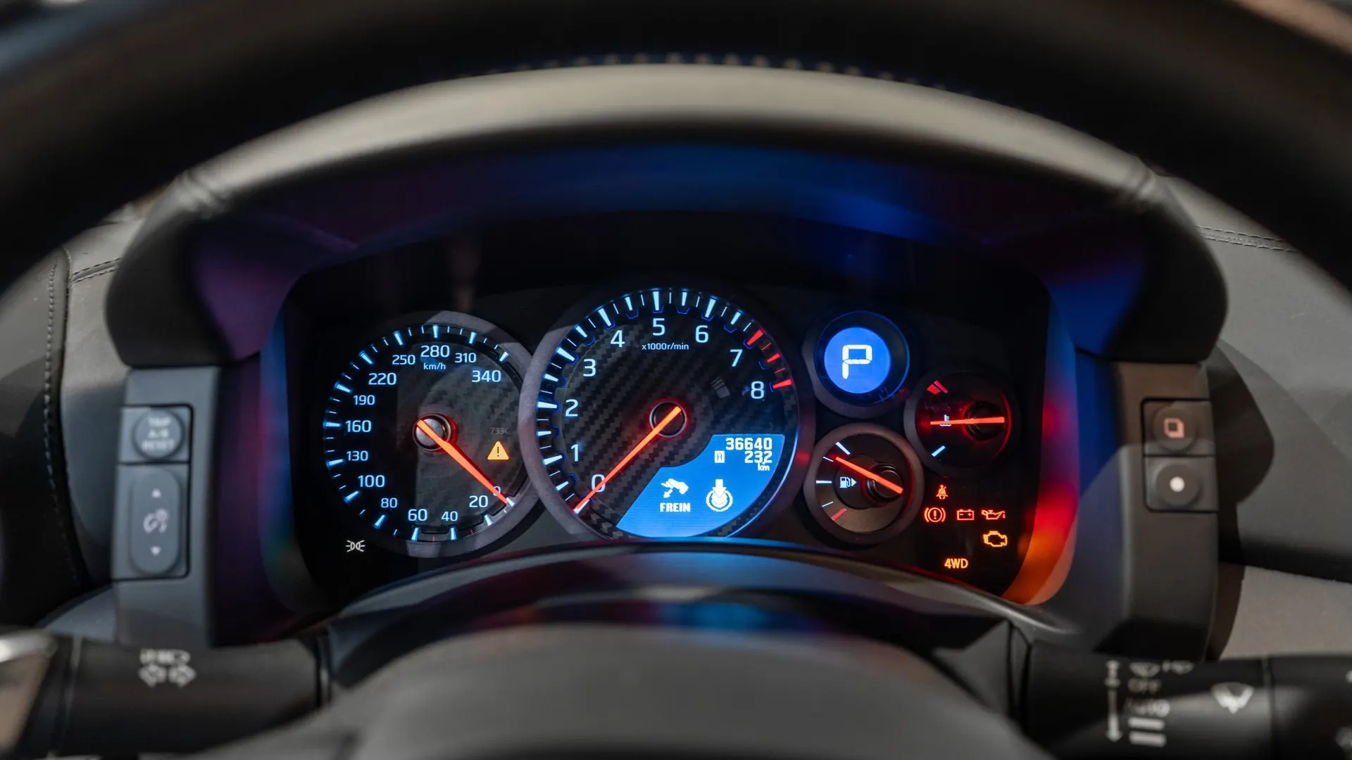 Nissan GT-R — photo 18