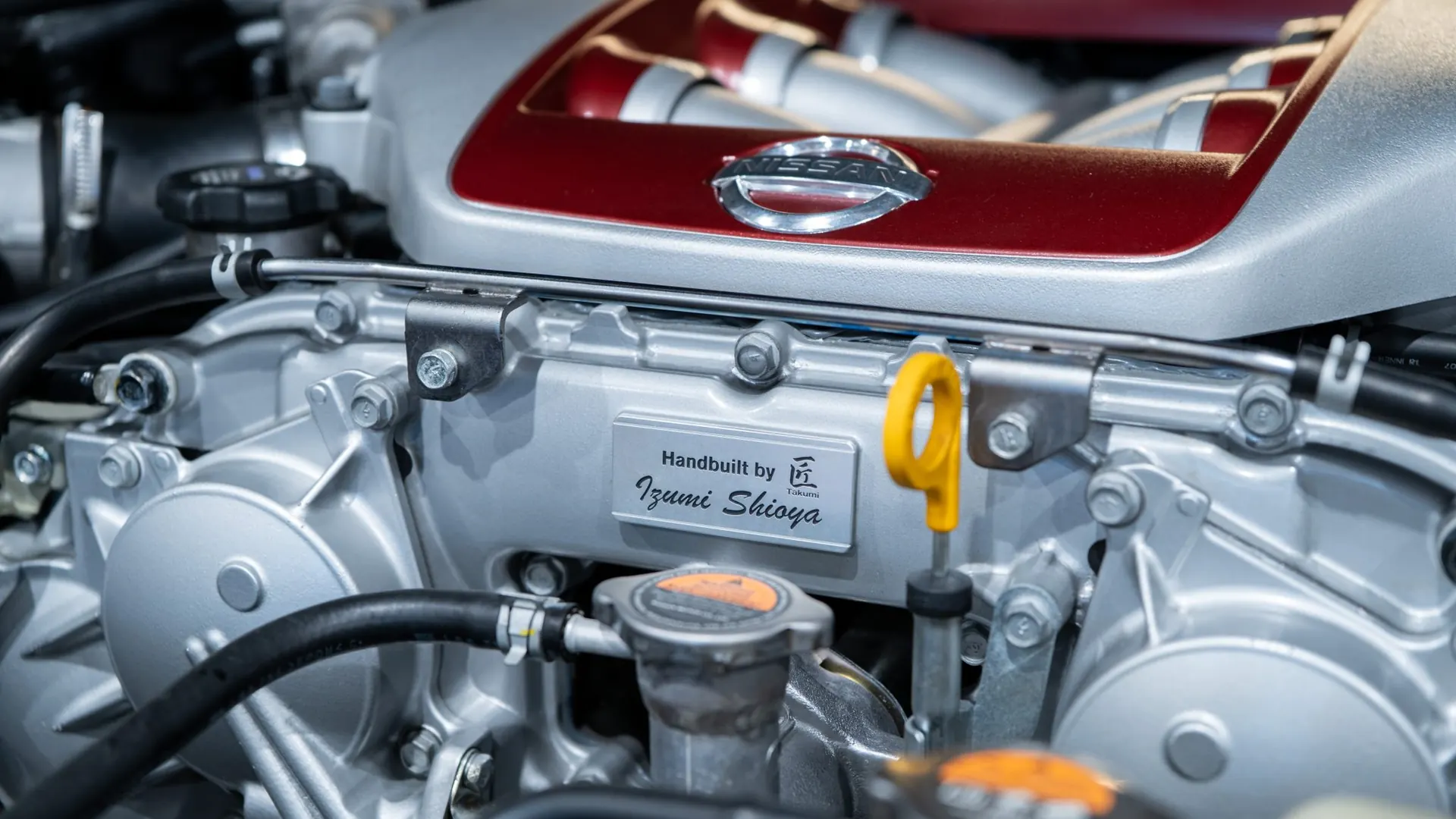Nissan GT-R — photo 31