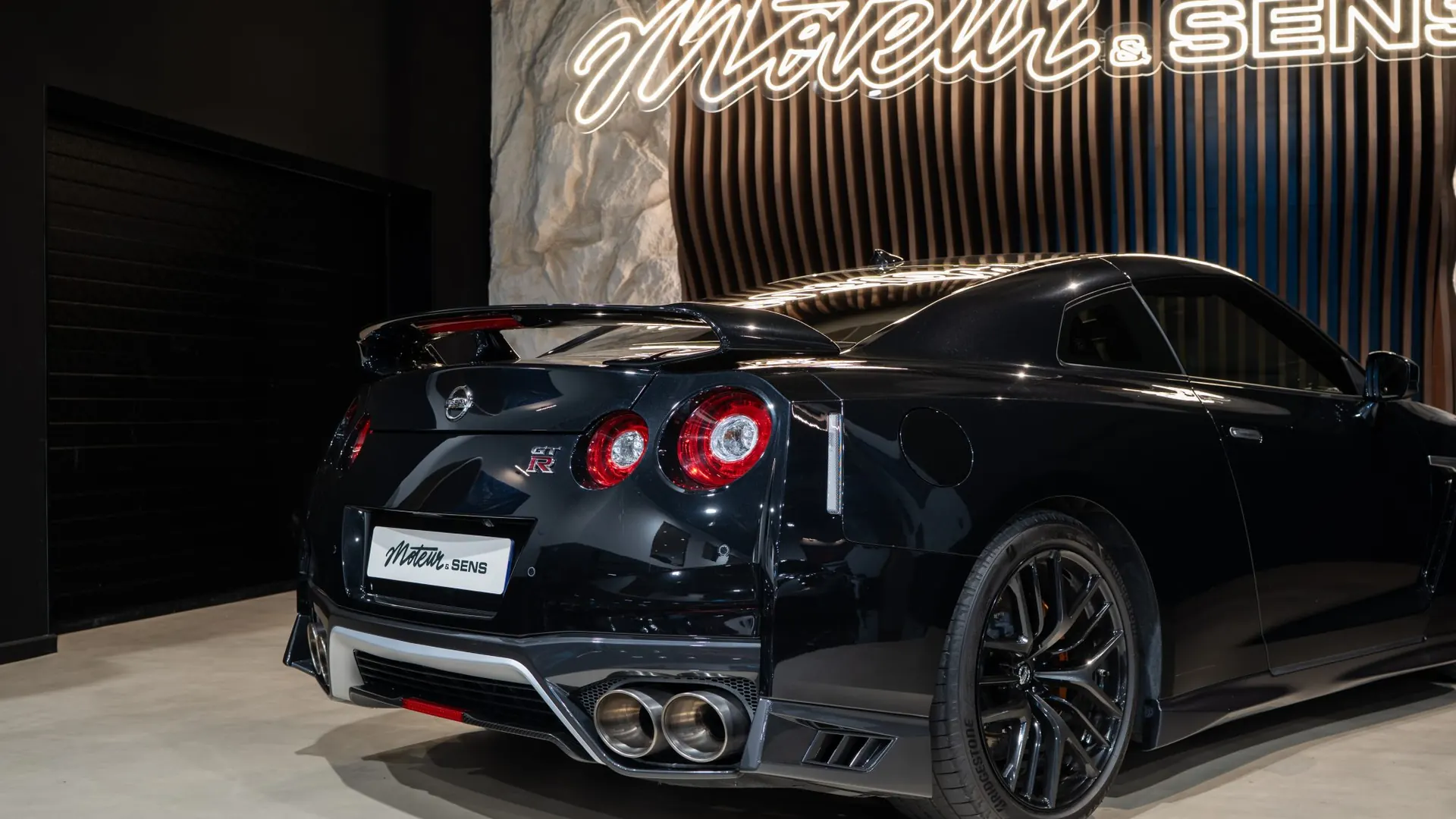 Nissan GT-R — photo 42