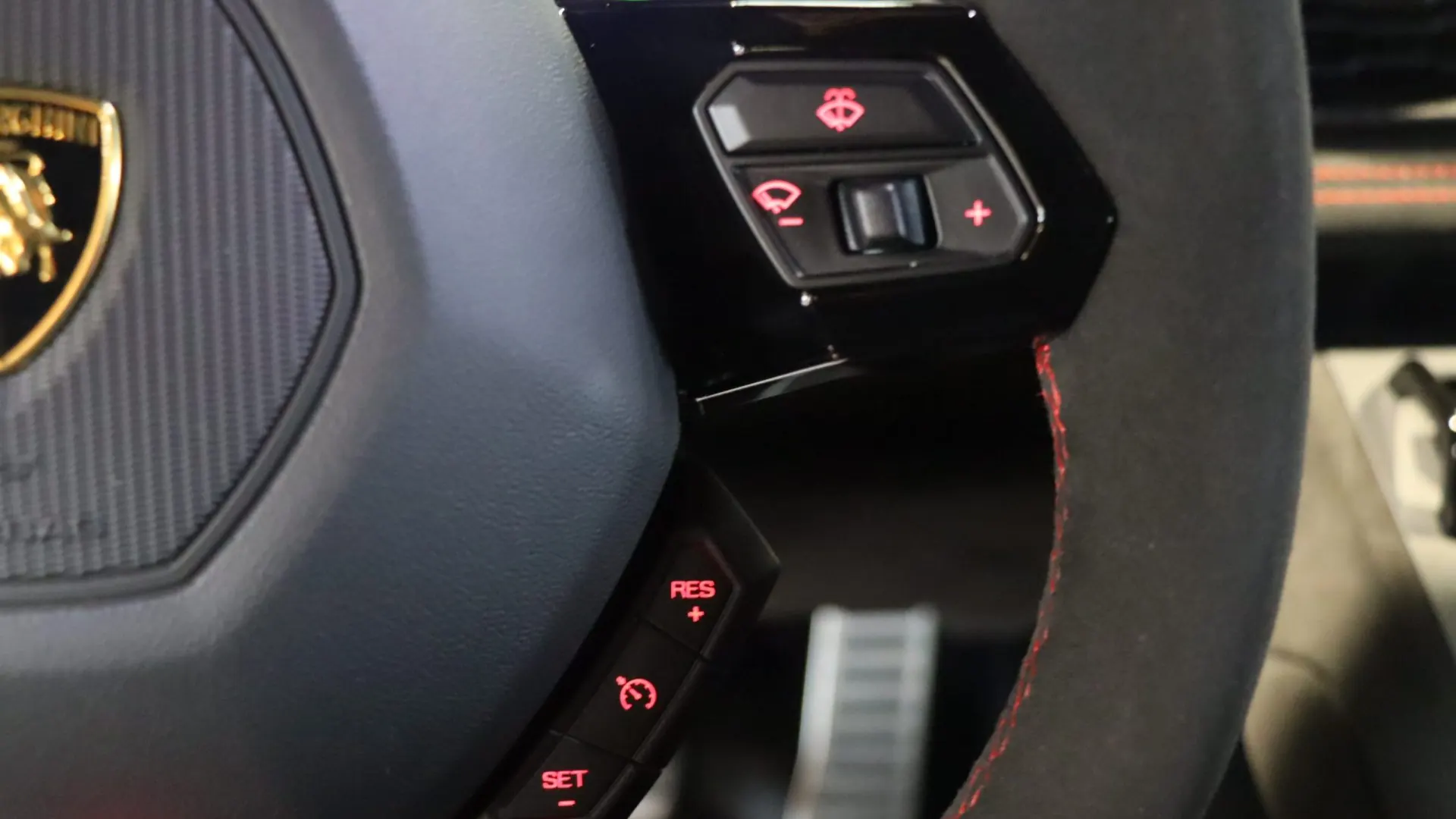 Lamborghini HURACAN — photo 18